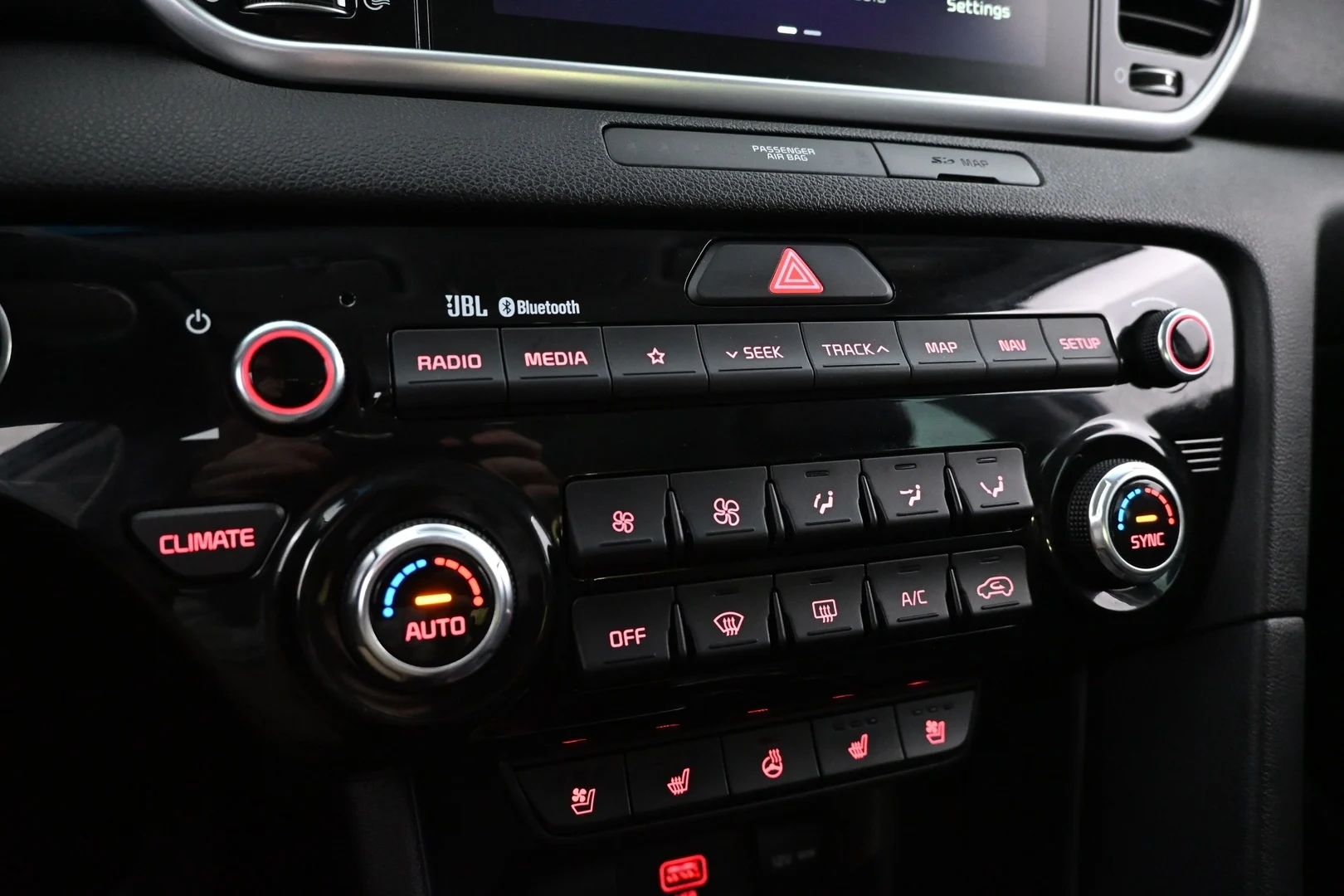 Car Image - 7C4lEjkFtvku6Q8aFLMSKV