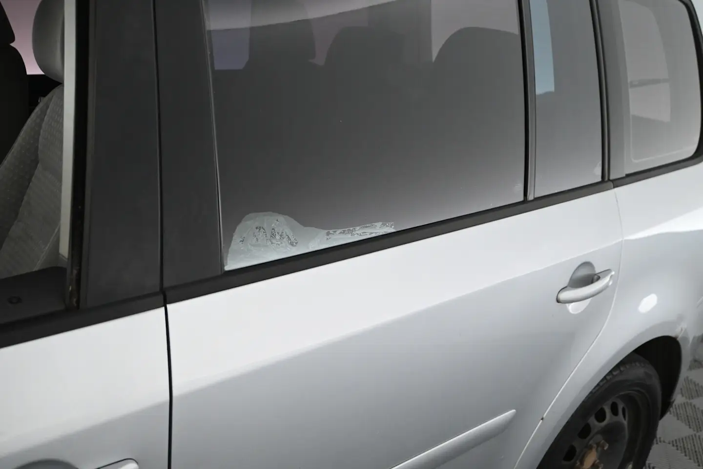 Car Image - 24NmHhuesj7T4FpWhgPRqR