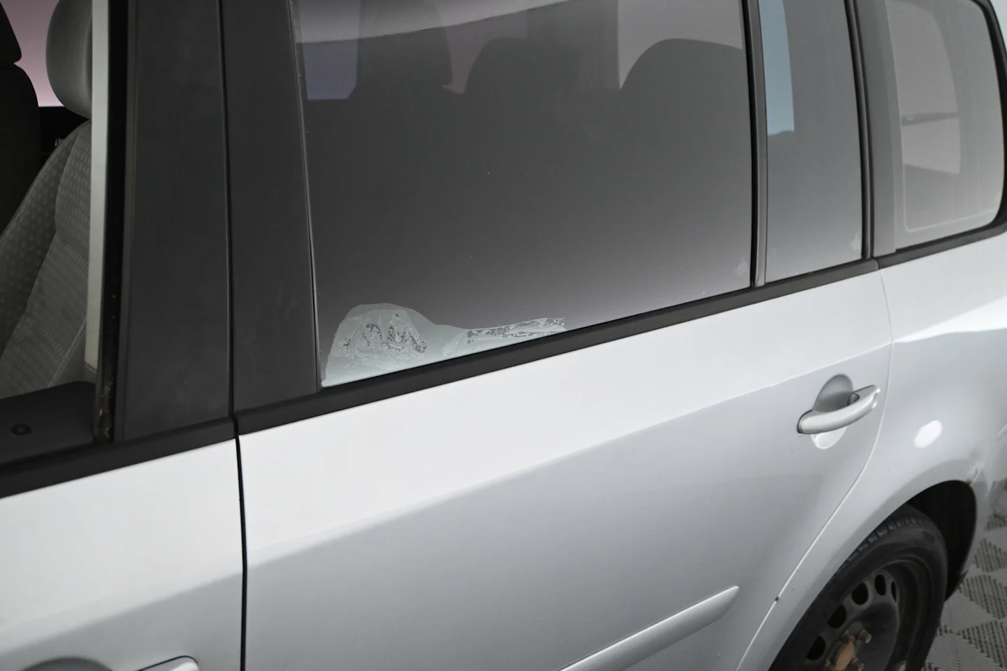 Car Image - 24NmHhuesj7T4FpWhgPRqR