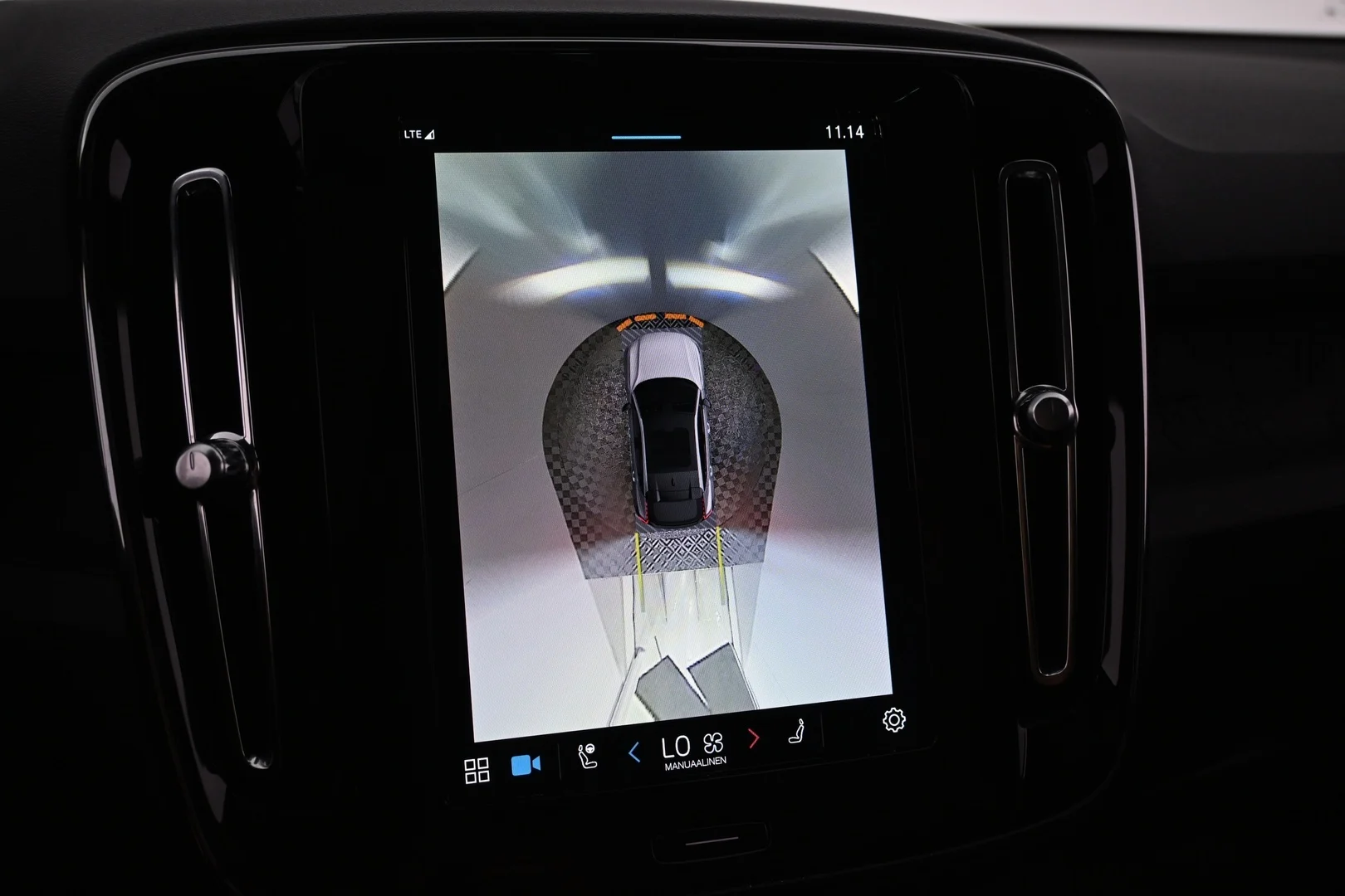 Car Image - 2Fq7pjzBDqK8hvSFD43VZ0
