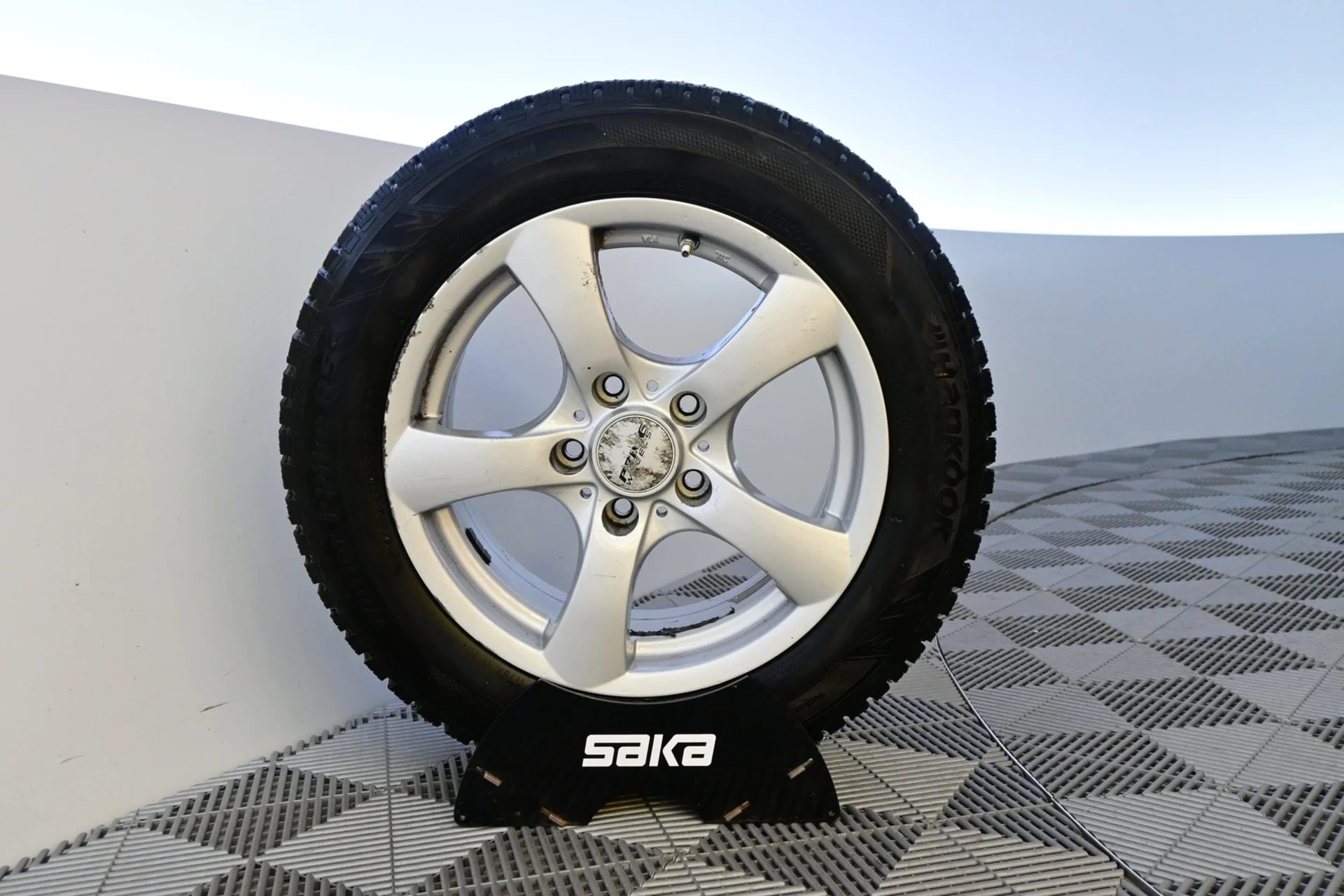 Car Image - 4gfc3MnPxVkn9J6KzkxjTa