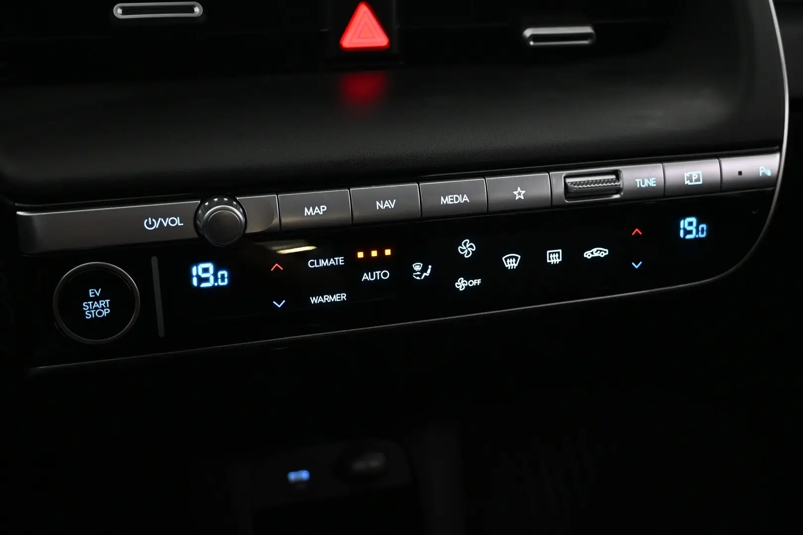 Car Image - 31eEivaXO2BBf3rYcwBxC6