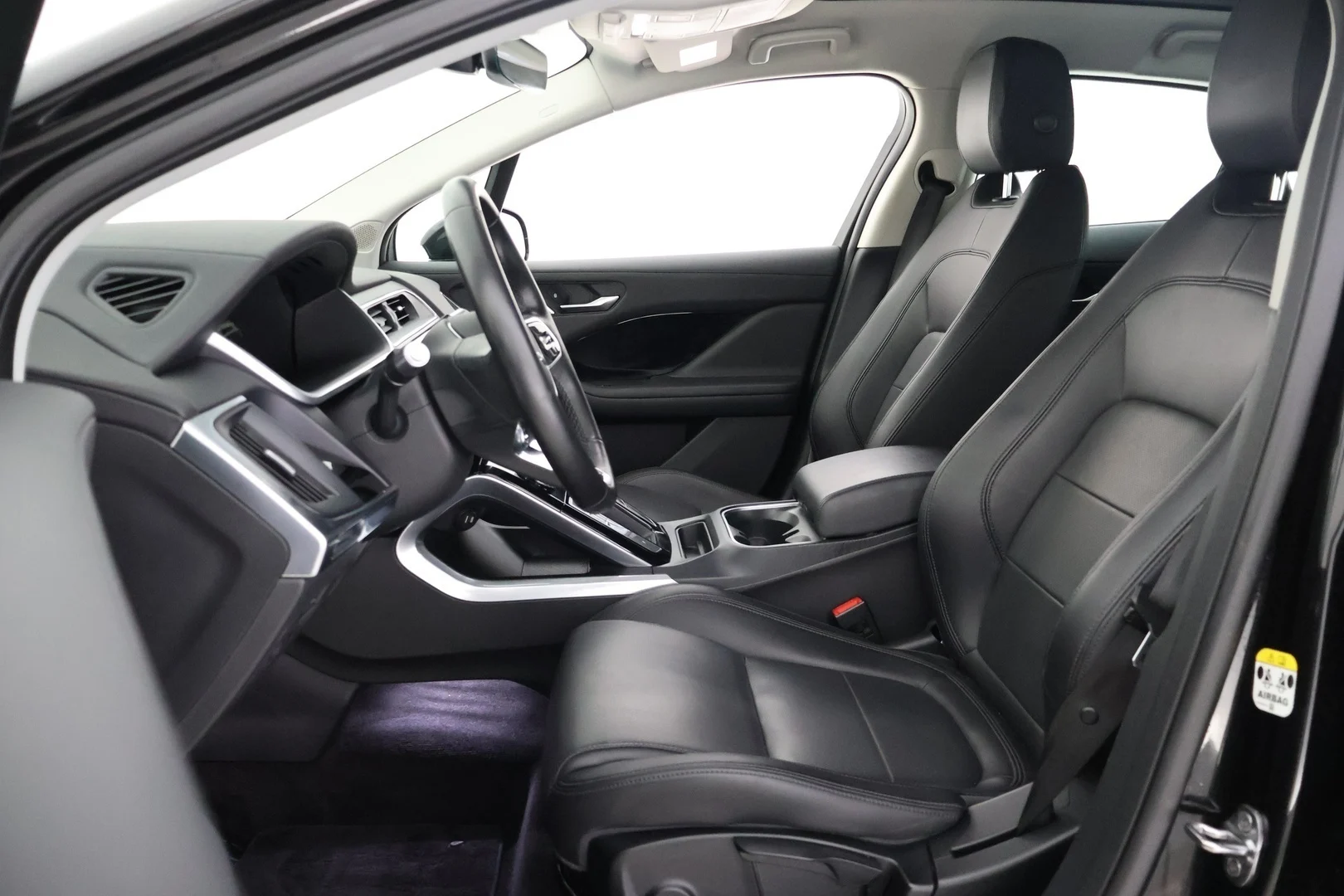 Car Image - 2hAHKai5phMy5BXOi1t521
