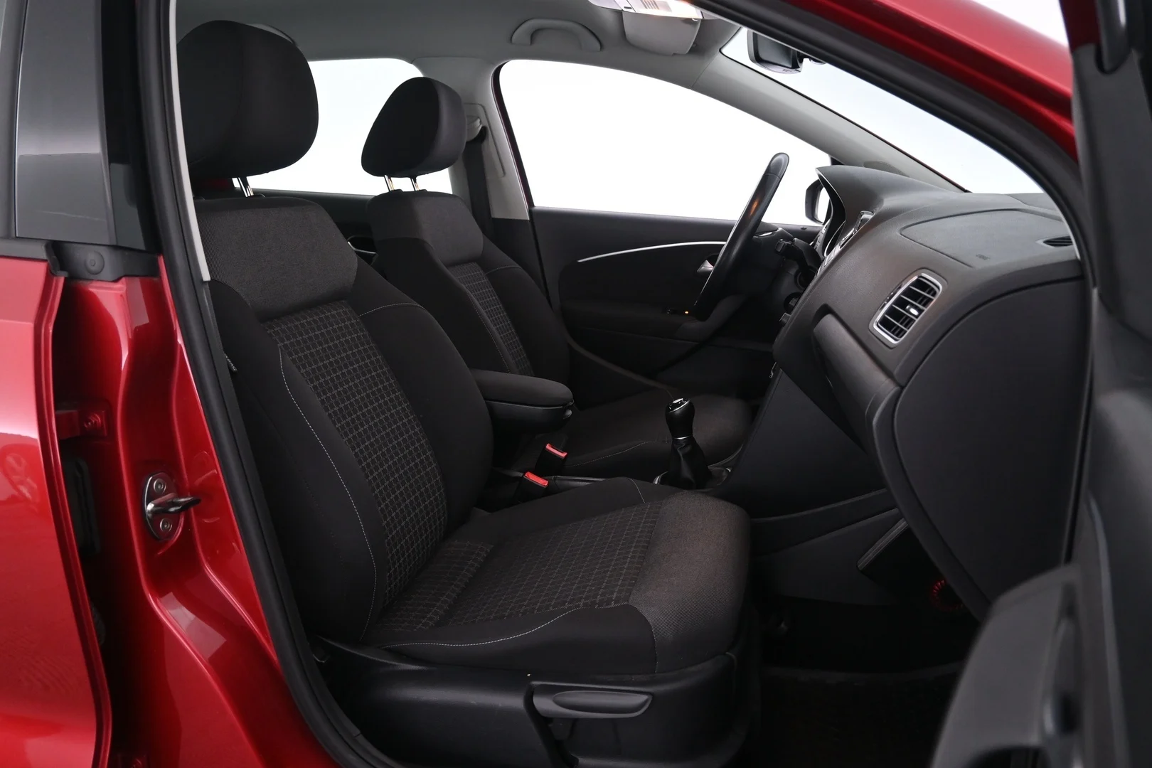Car Image - 4YWQYkJFVeVsLOaJwW20iL