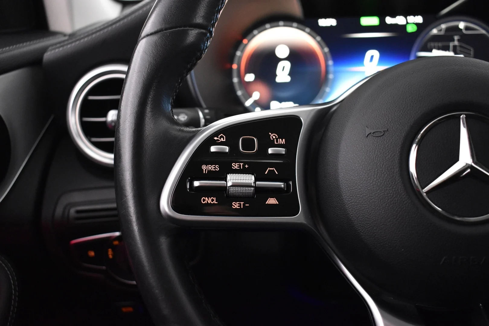 Car Image - Yl7aSWTRHJaisY7GTPGI1