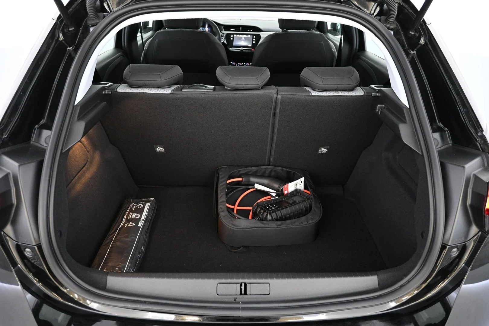 Car Image - 78FKVYy790NMMZpkqSbHhn