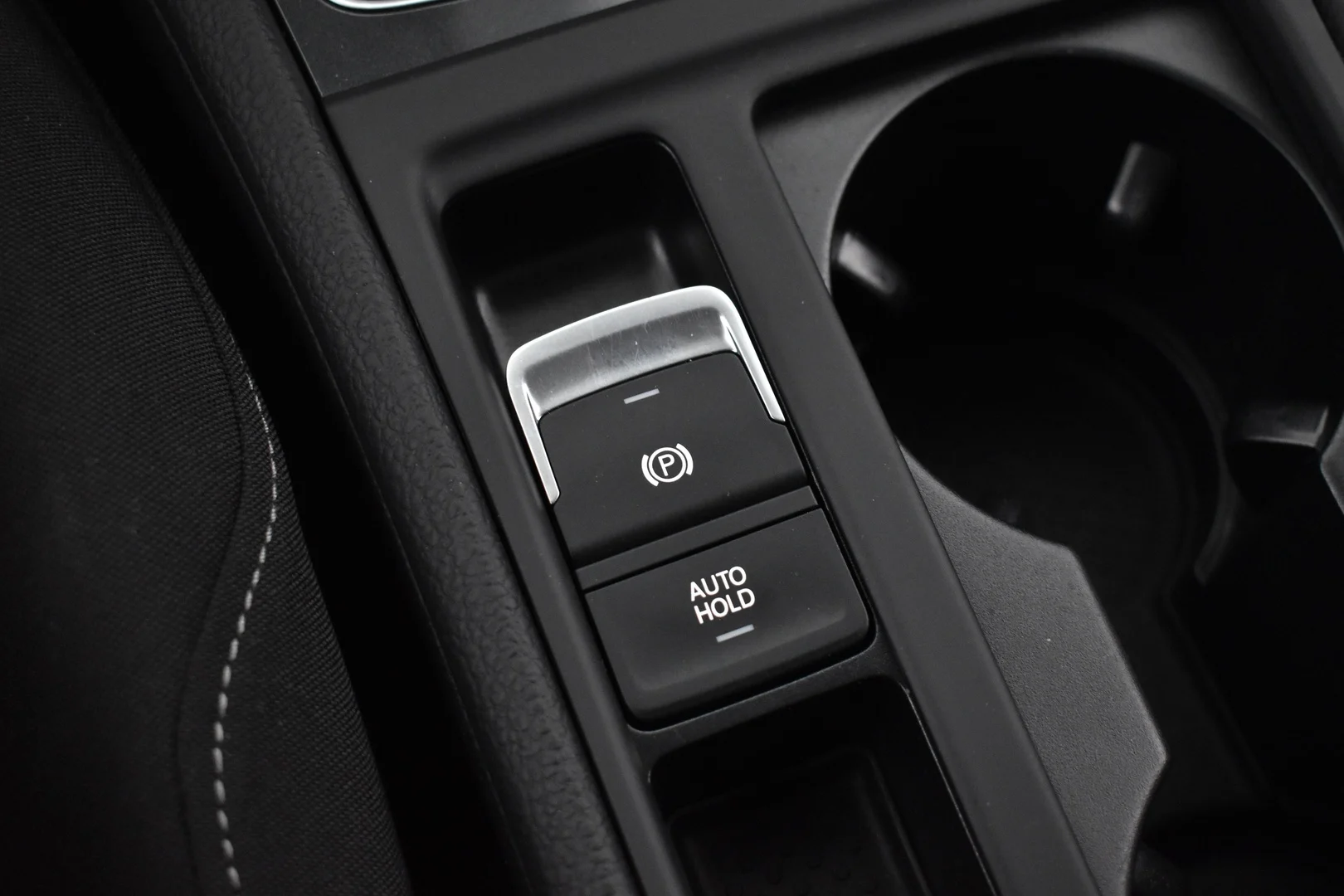 Car Image - 6mYDKD5XtfdO3aaplZ6YRO