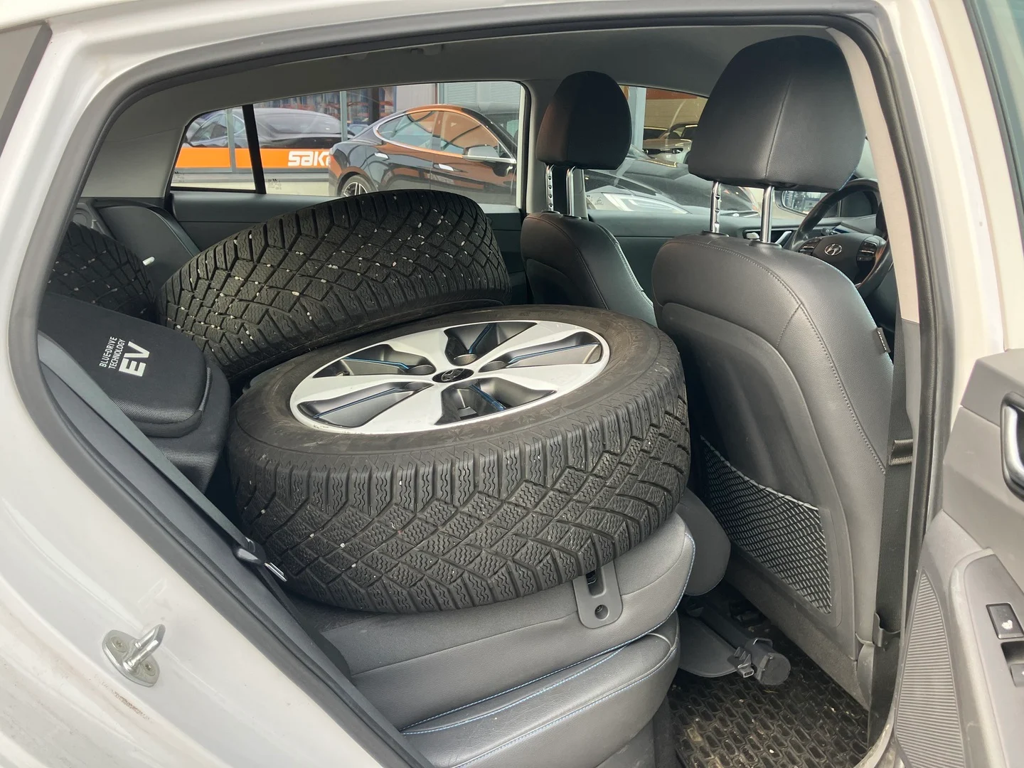 Car Image - 43lOlxZO4PZCwmN3pY4bYZ