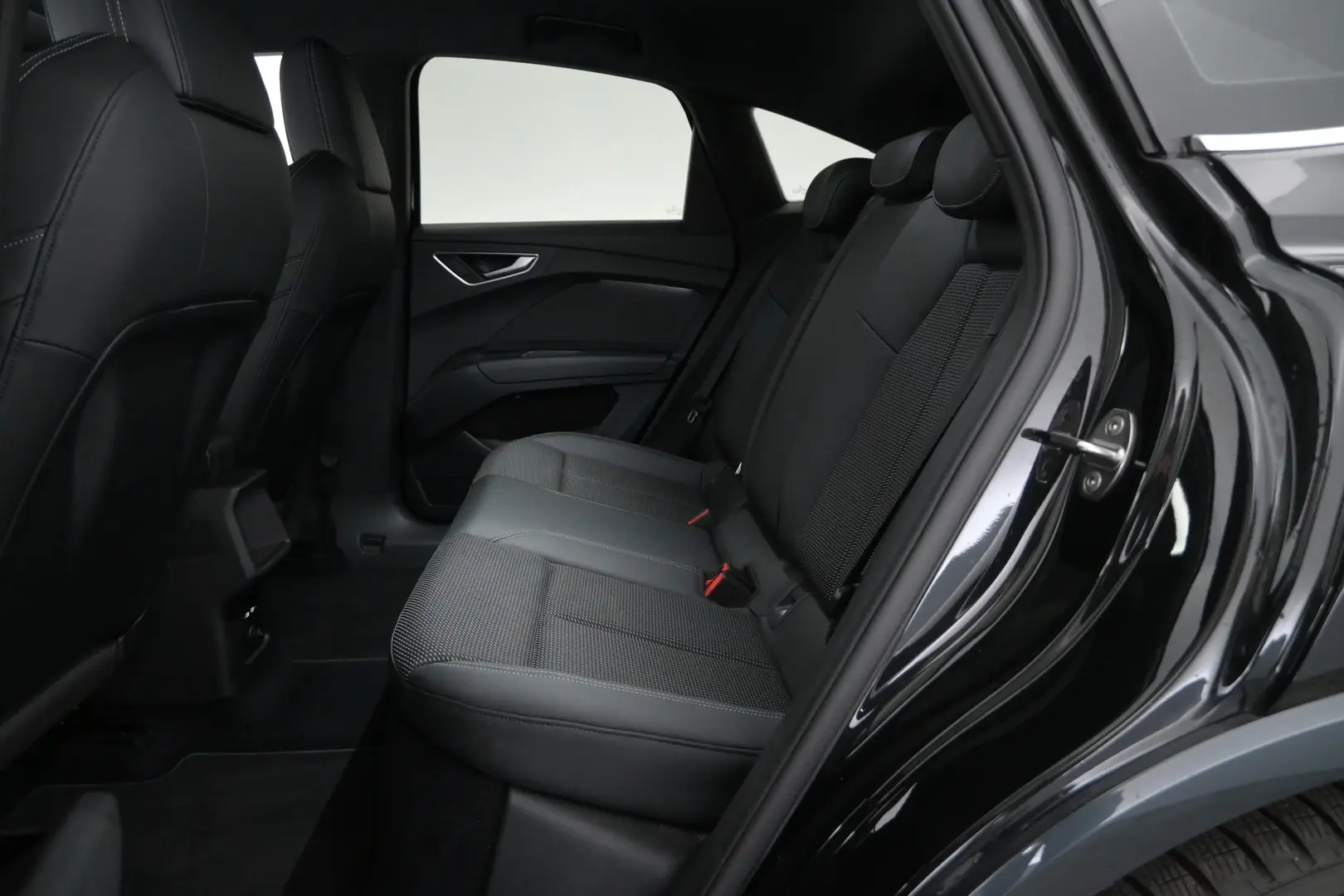 Car Image - 52hNazptXPqKBTUrrDbVhP