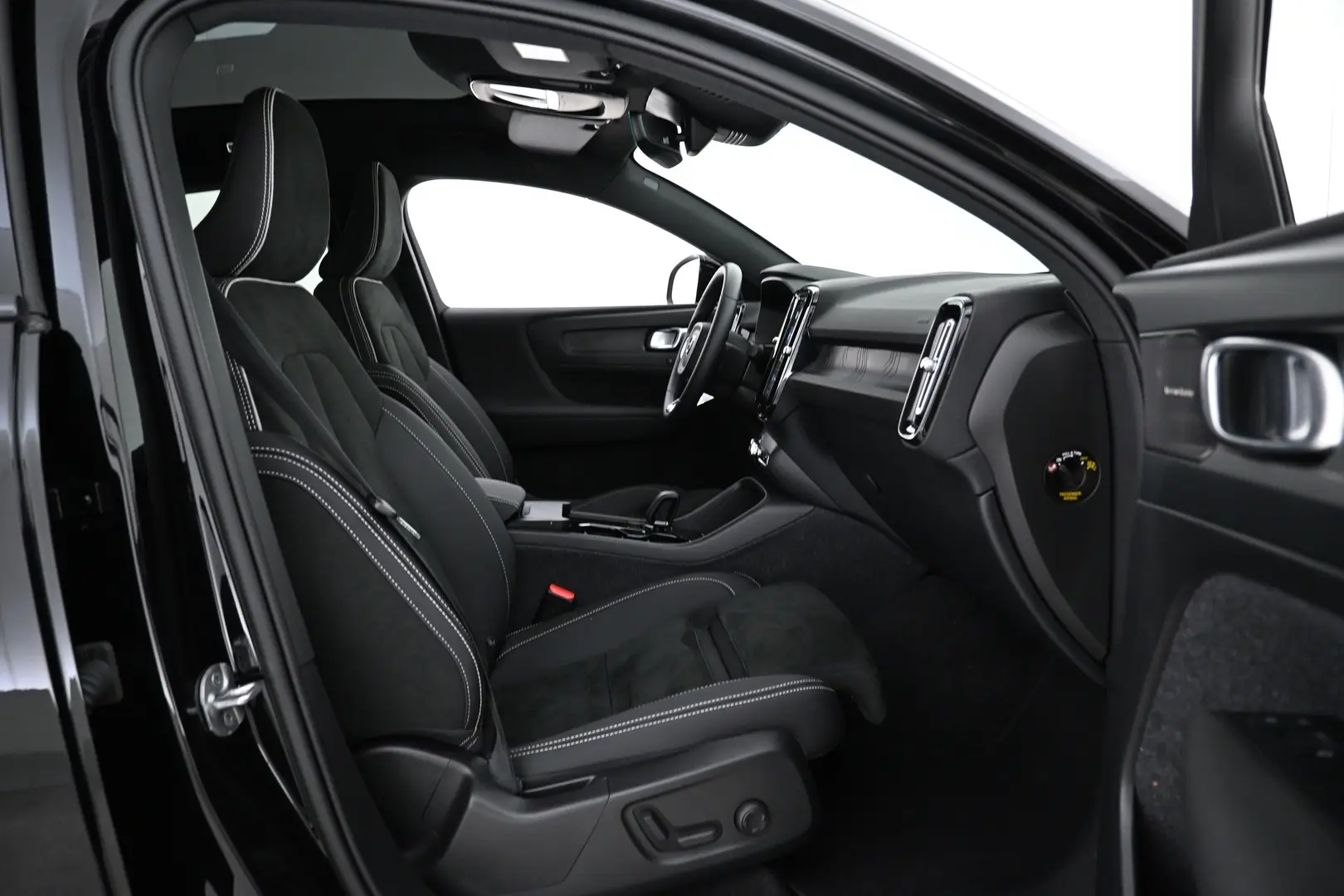 Car Image - 3QUSGtyxDFn3nU3go9embl
