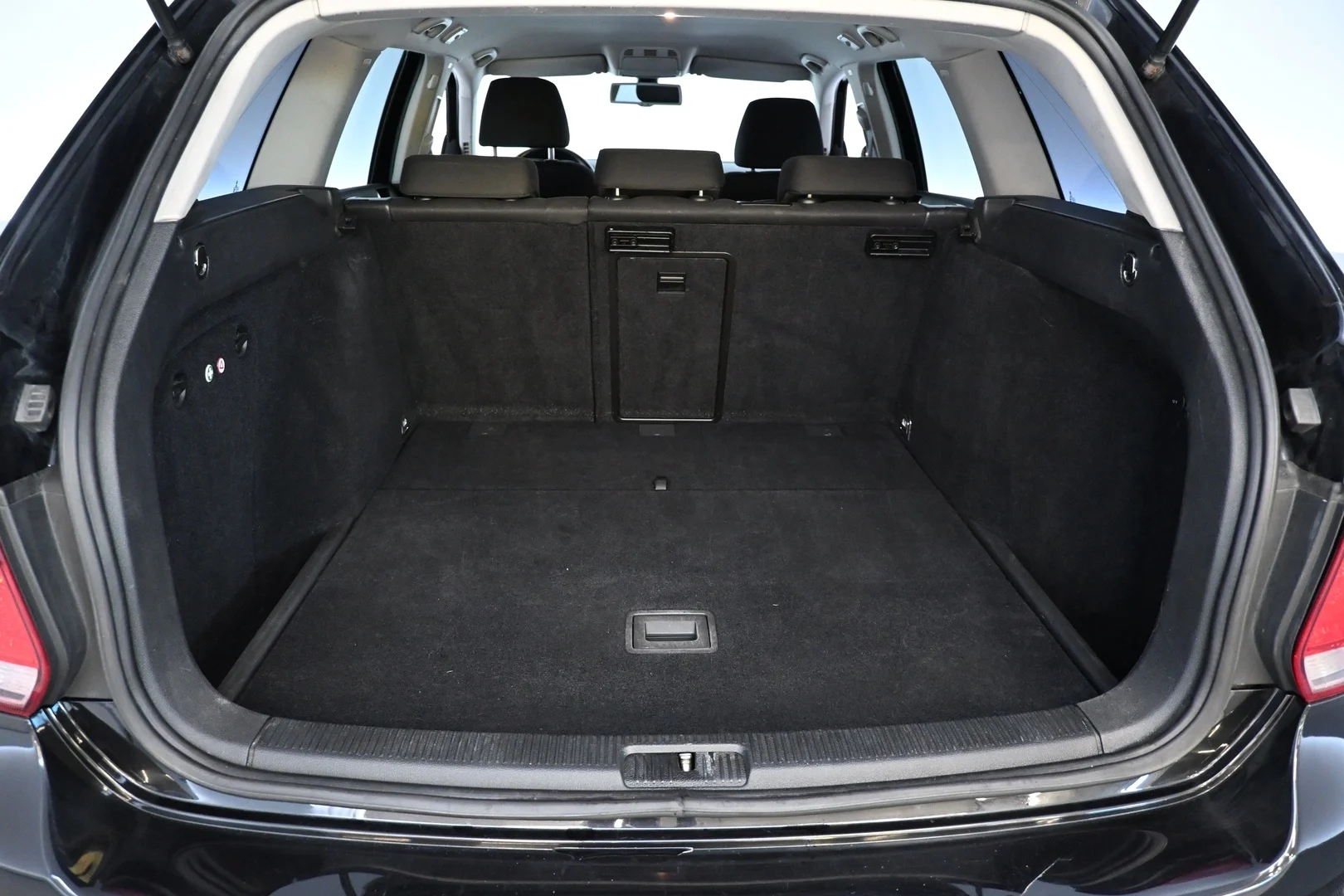 Car Image - Nz6VlDXkVubTryVsHzoJA