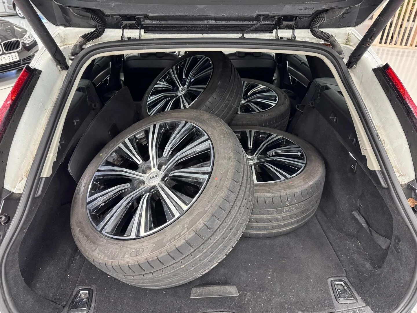 Car Image - 64Gxbo6SJ94N1GmZdzC0PM