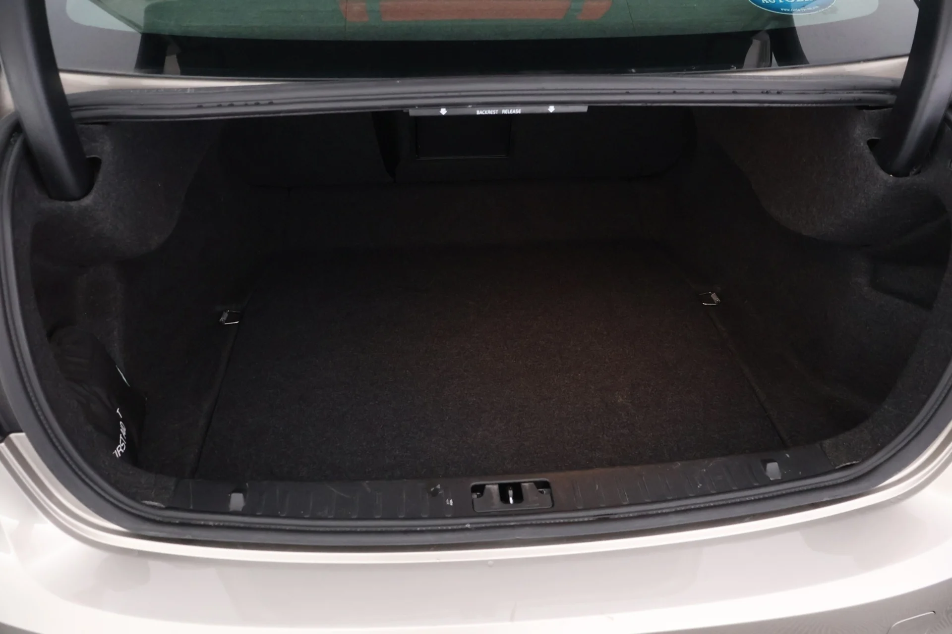 Car Image - iVv129VNJS3TiMLTE8Jon