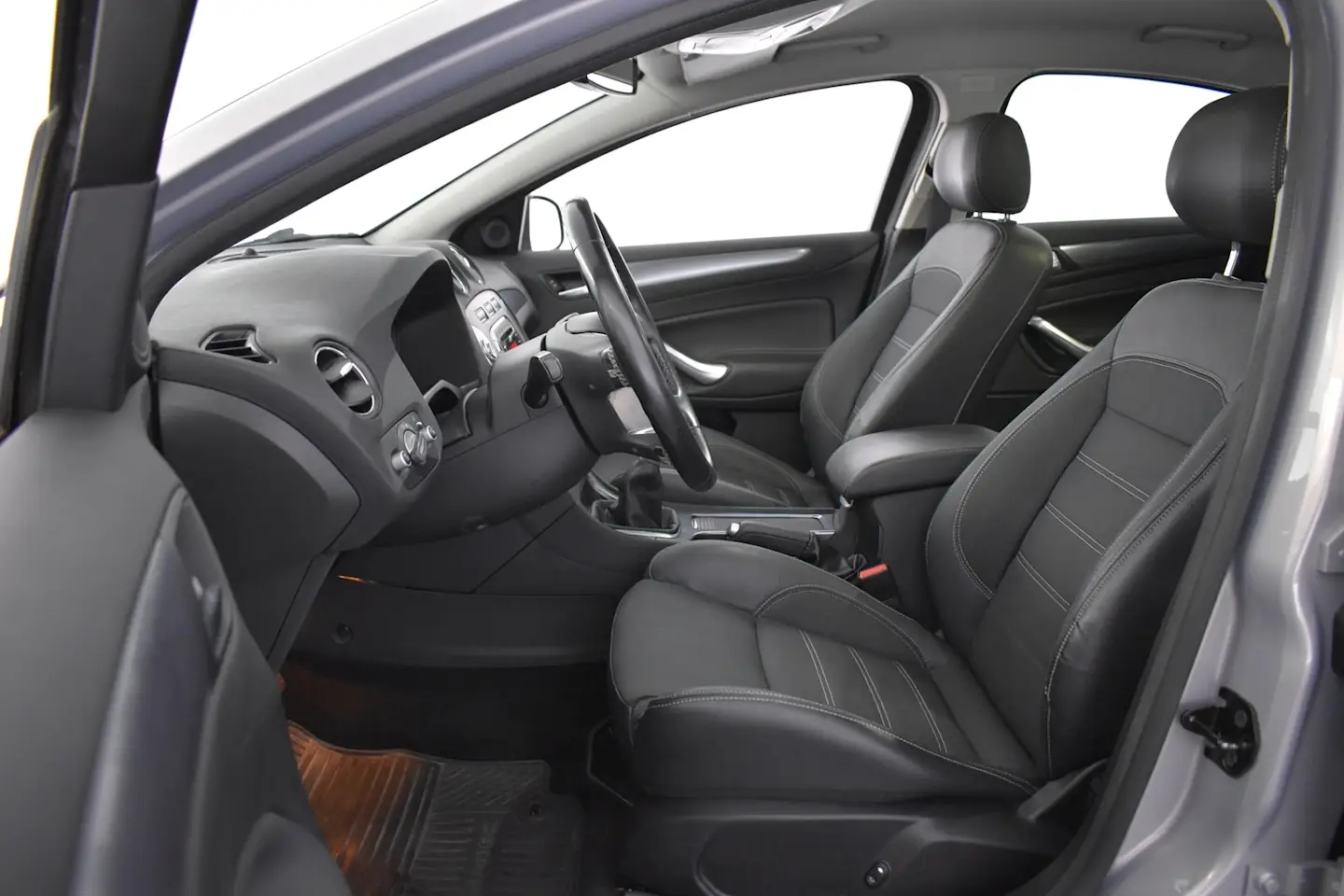Car Image - 77v7nUNh2Zlw3OzccbQPbq