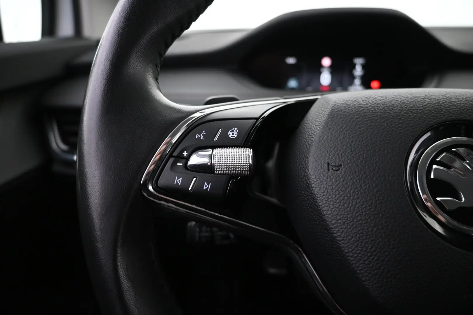 Car Image - 6dHLJeN1n6ITr0J9lPxU5K