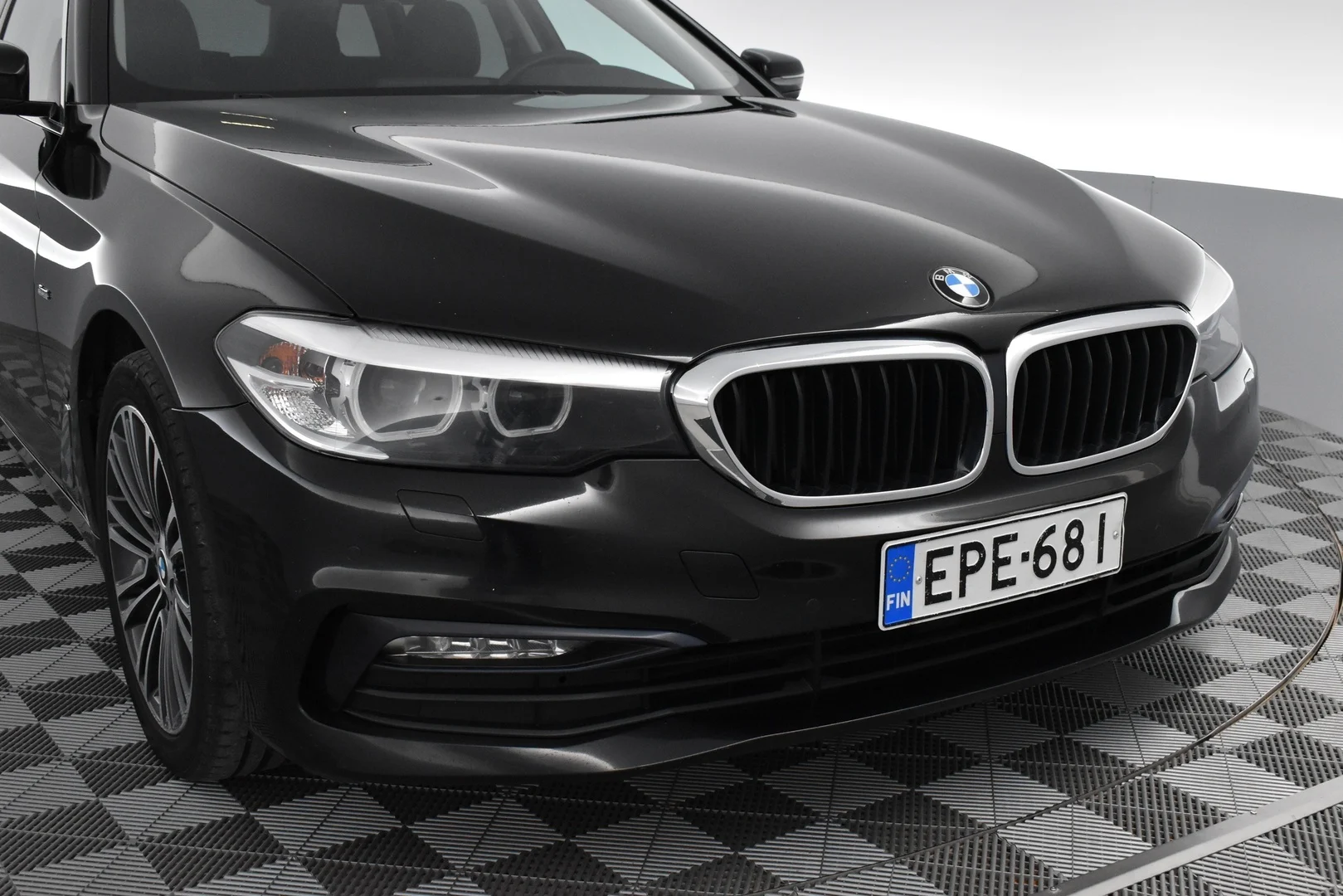 Car Image - 5bLjviMffSCLn6bsLhoviA