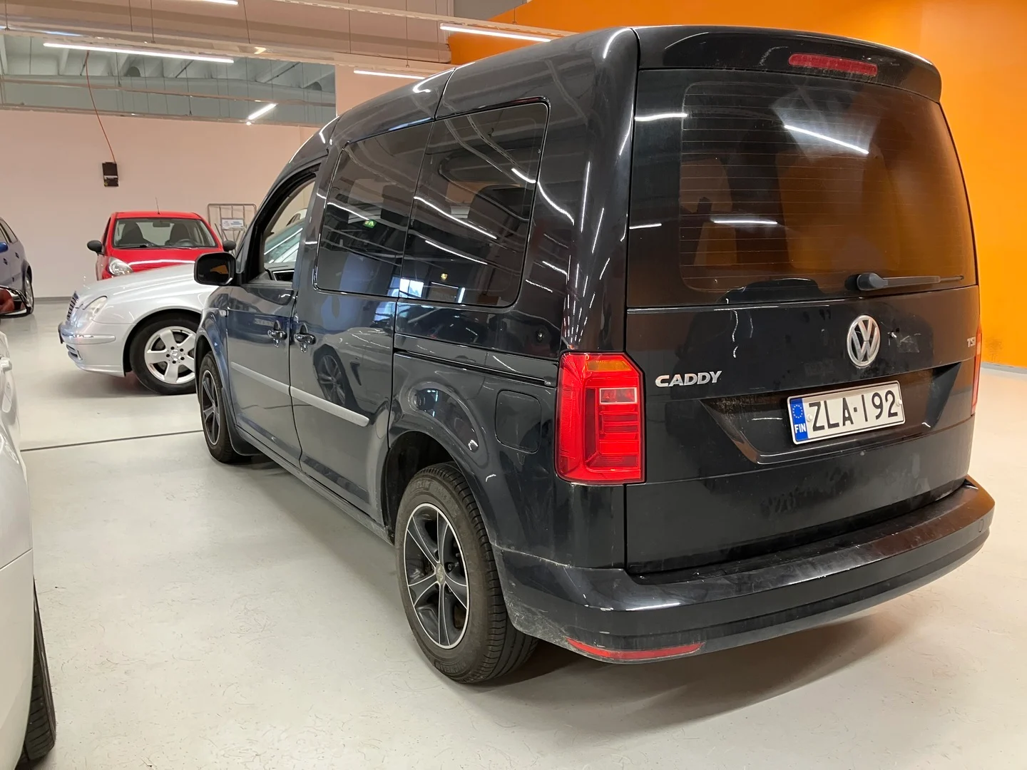 Car Image - 3yfcMfWIq6iqefTevpPsOZ
