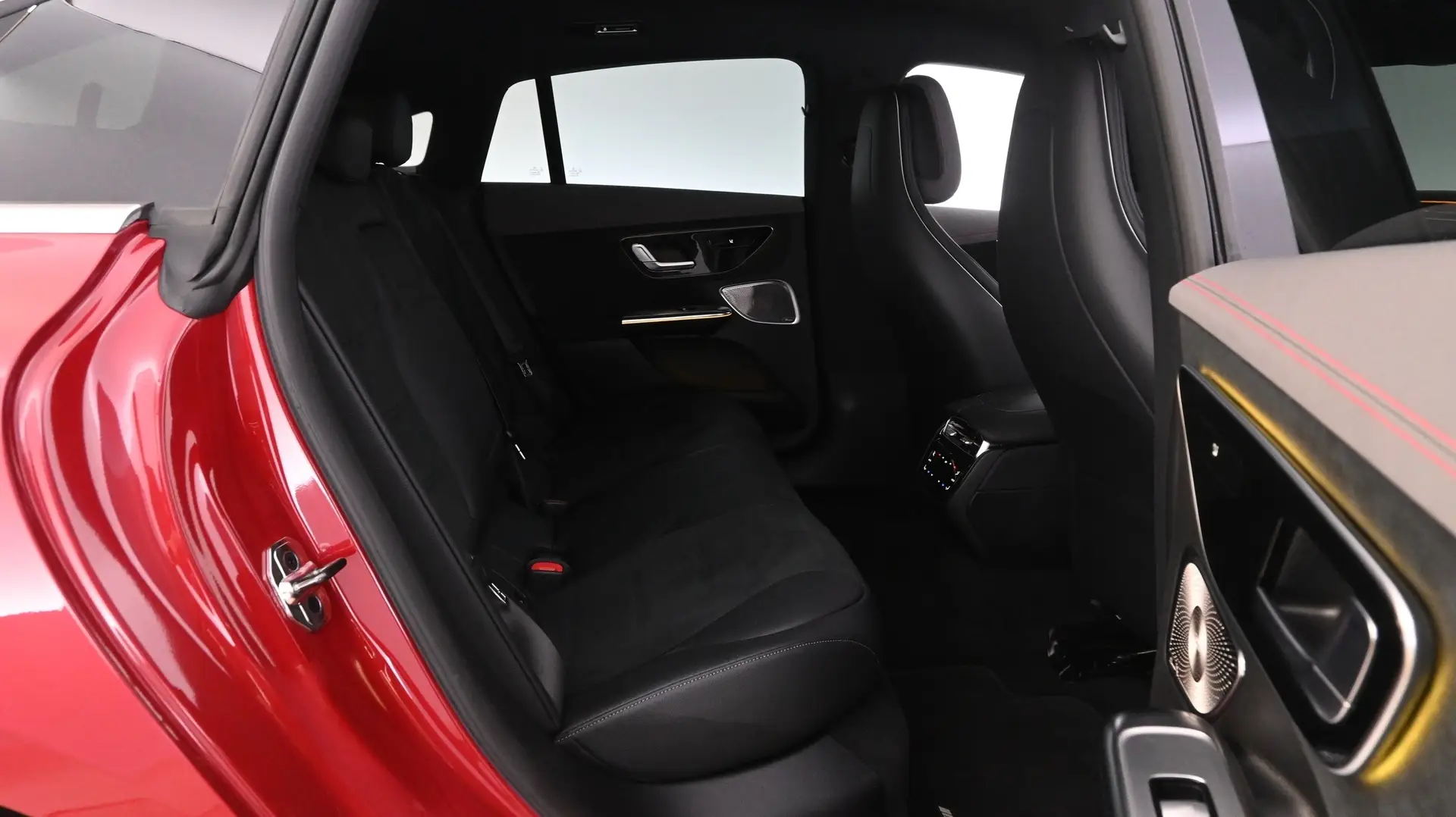 Car Image - 6LXVVvOFPMsFHuaruzLgP4