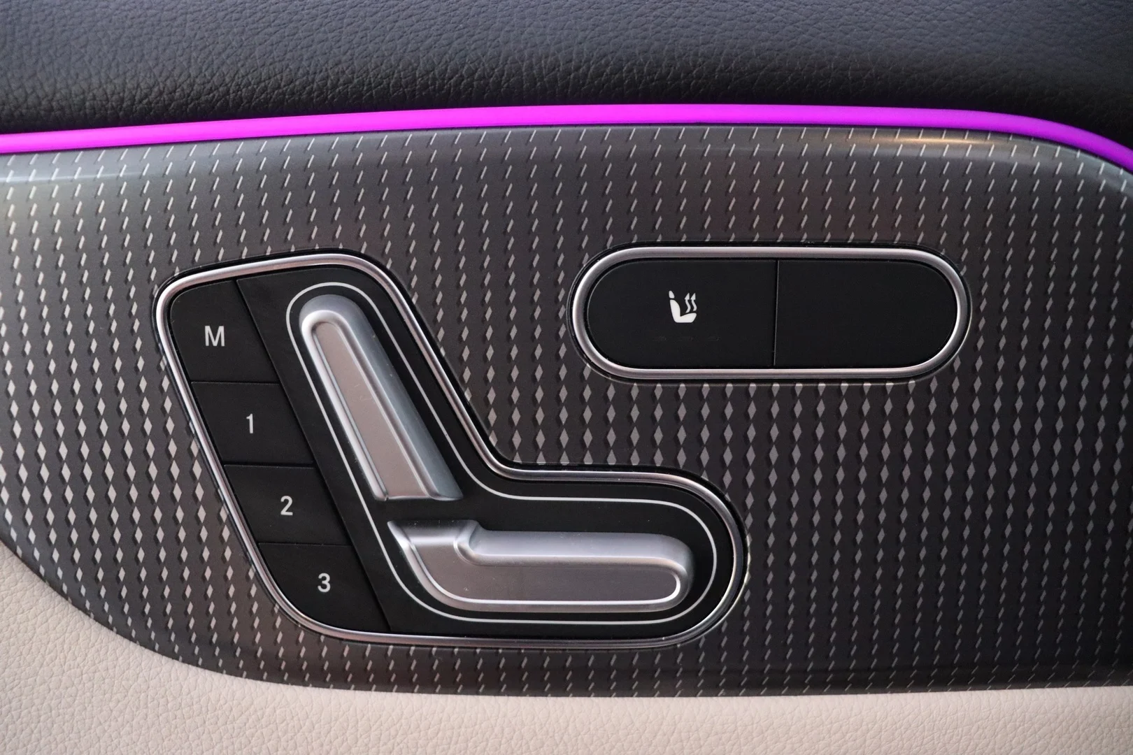 Car Image - 2QrOWg0Ea8DprmSwwRR4vW