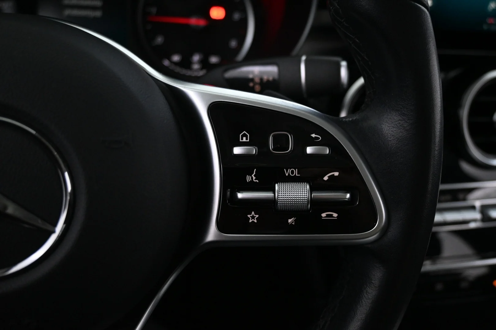 Car Image - 69MJJiXak27ghiBgAwn8EM