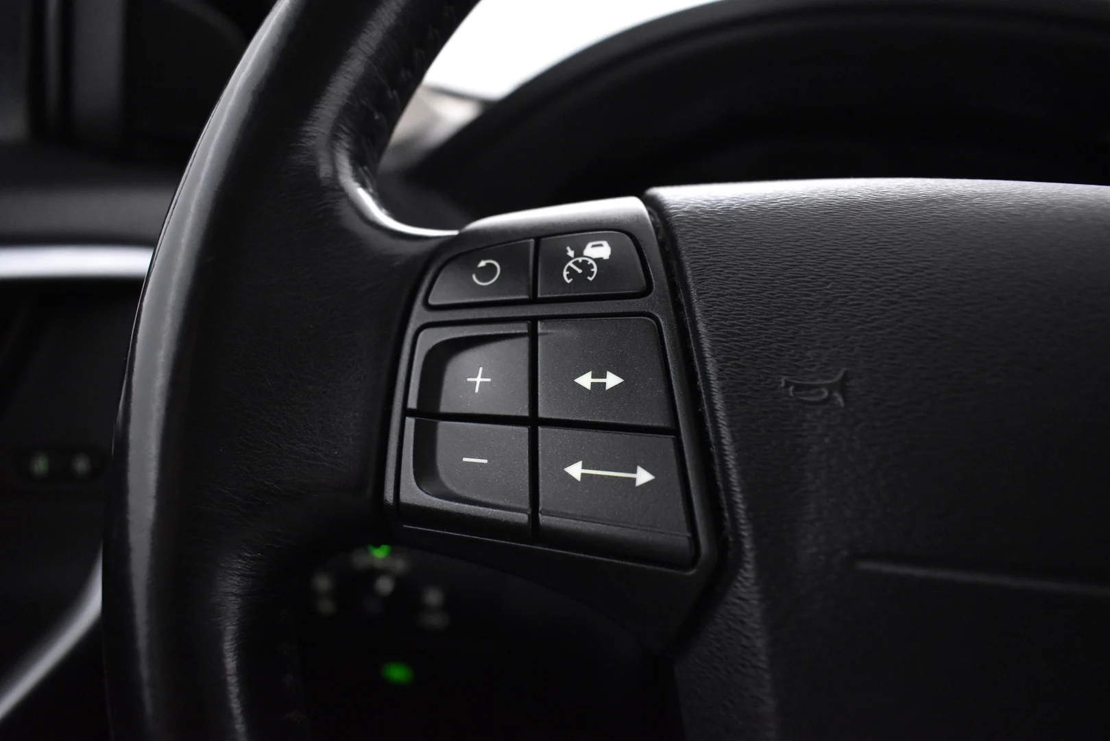 Car Image - 6yx4PC0leOzFzBO3UplpDW
