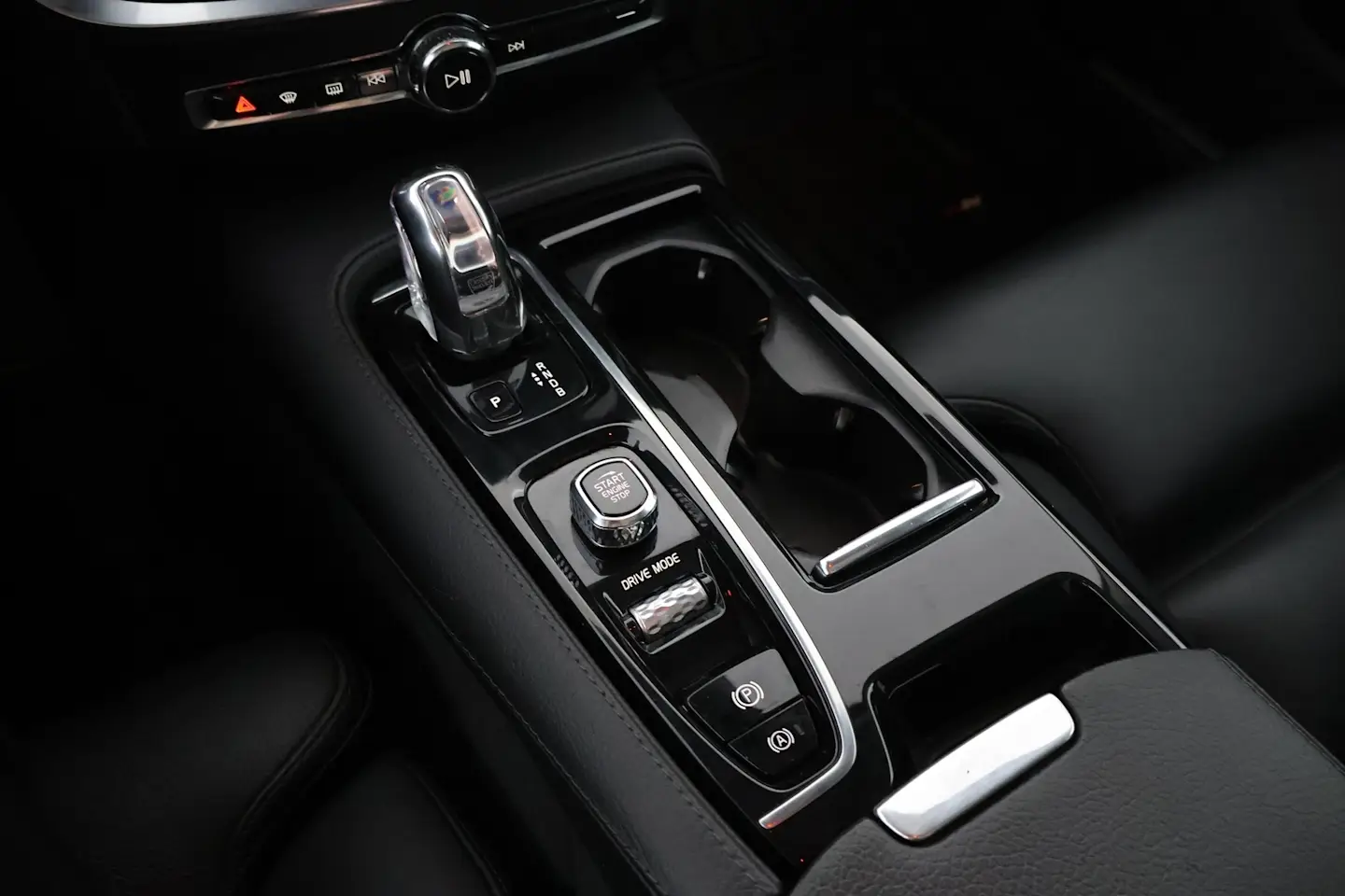 Car Image - 3Sy0VGOzb1xe2OFiJQBHXF