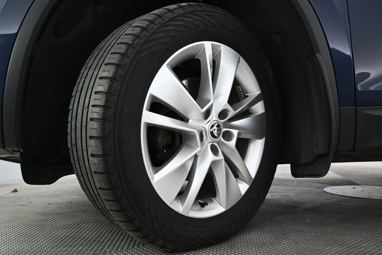Car Image - 33GsZm2gpidWajplDPzfRv