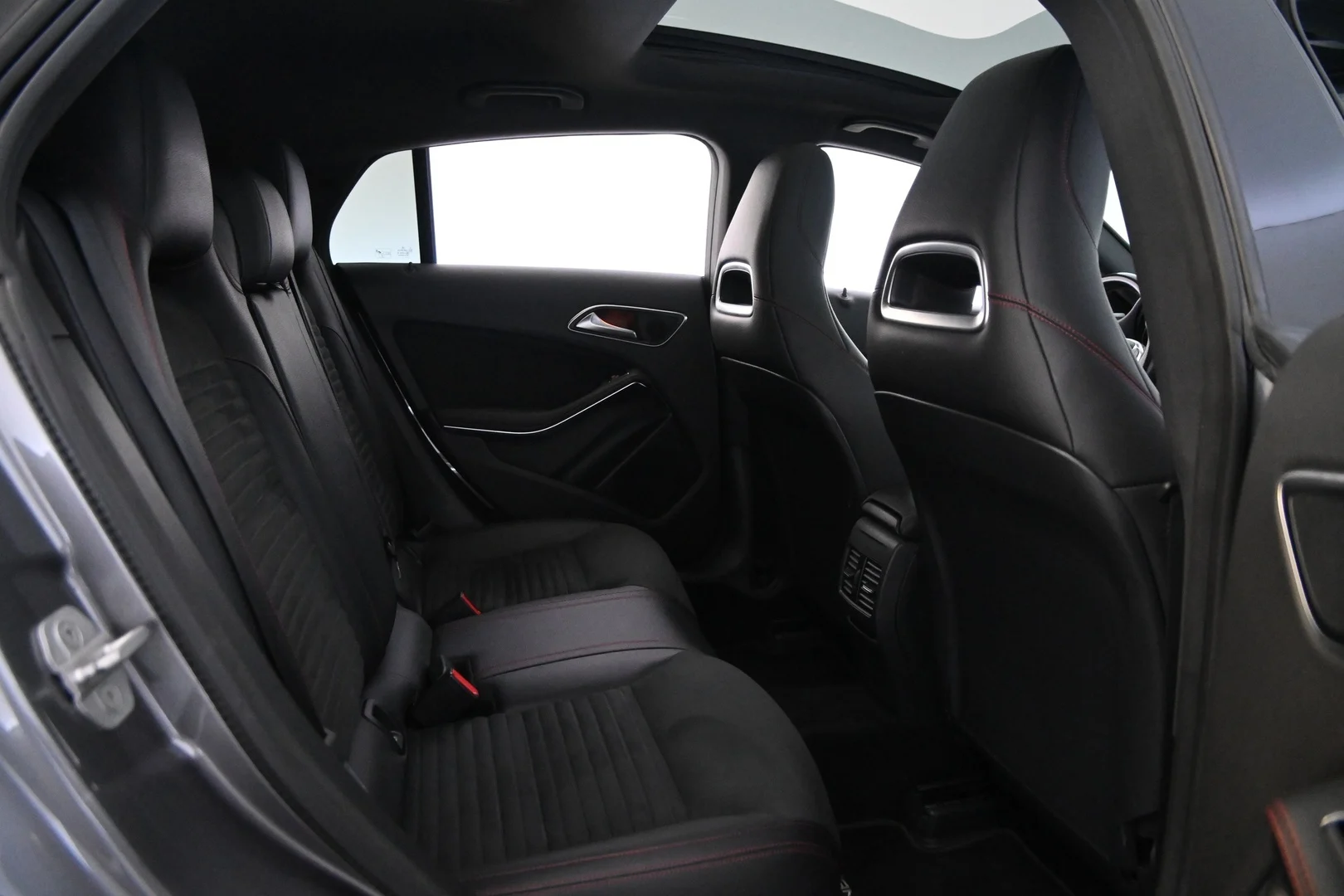 Car Image - 6IPkIGgoeb7jSvDNhLBKkJ