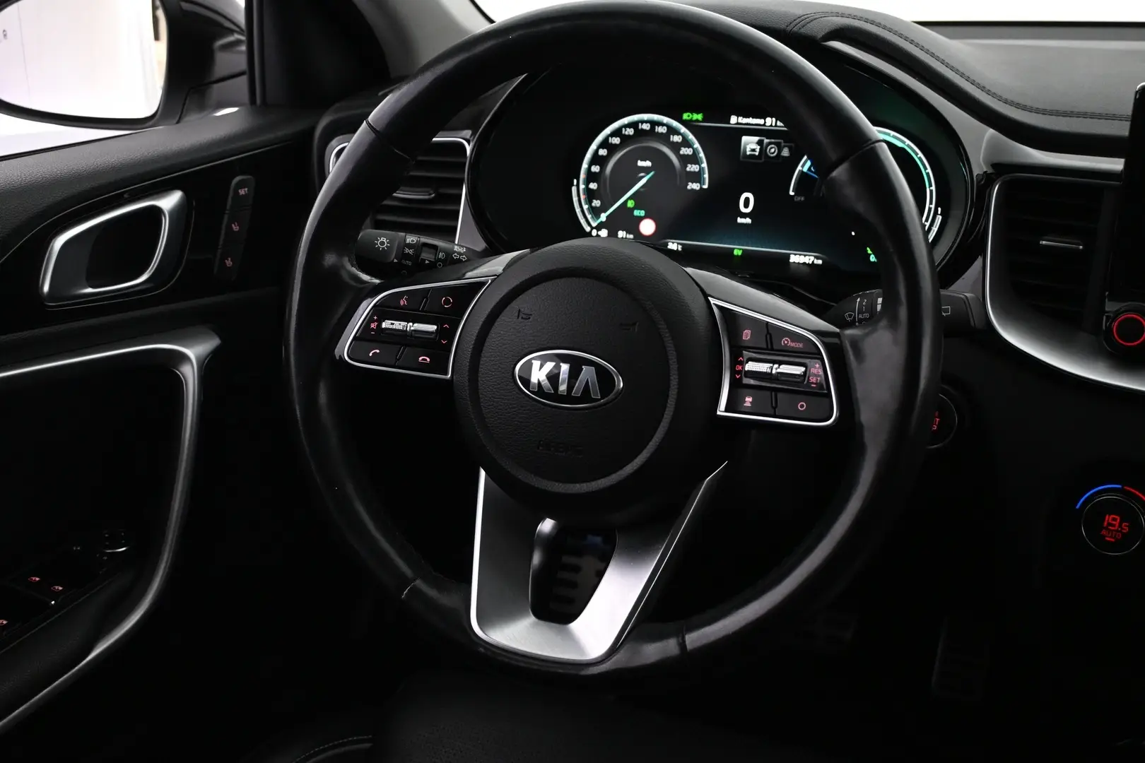 Car Image - 3LZ75KXE67KjWyX74ImFdJ