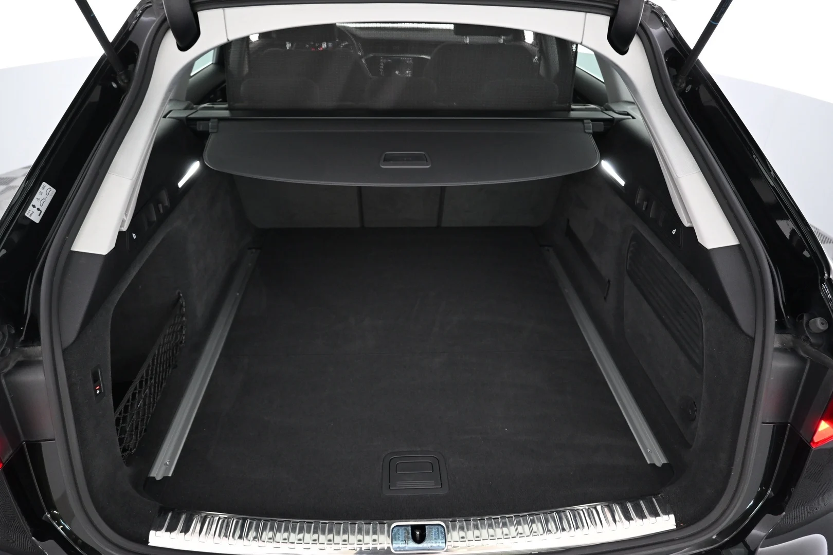 Car Image - 3qdLlNV9VNX33kYIWHAsRr
