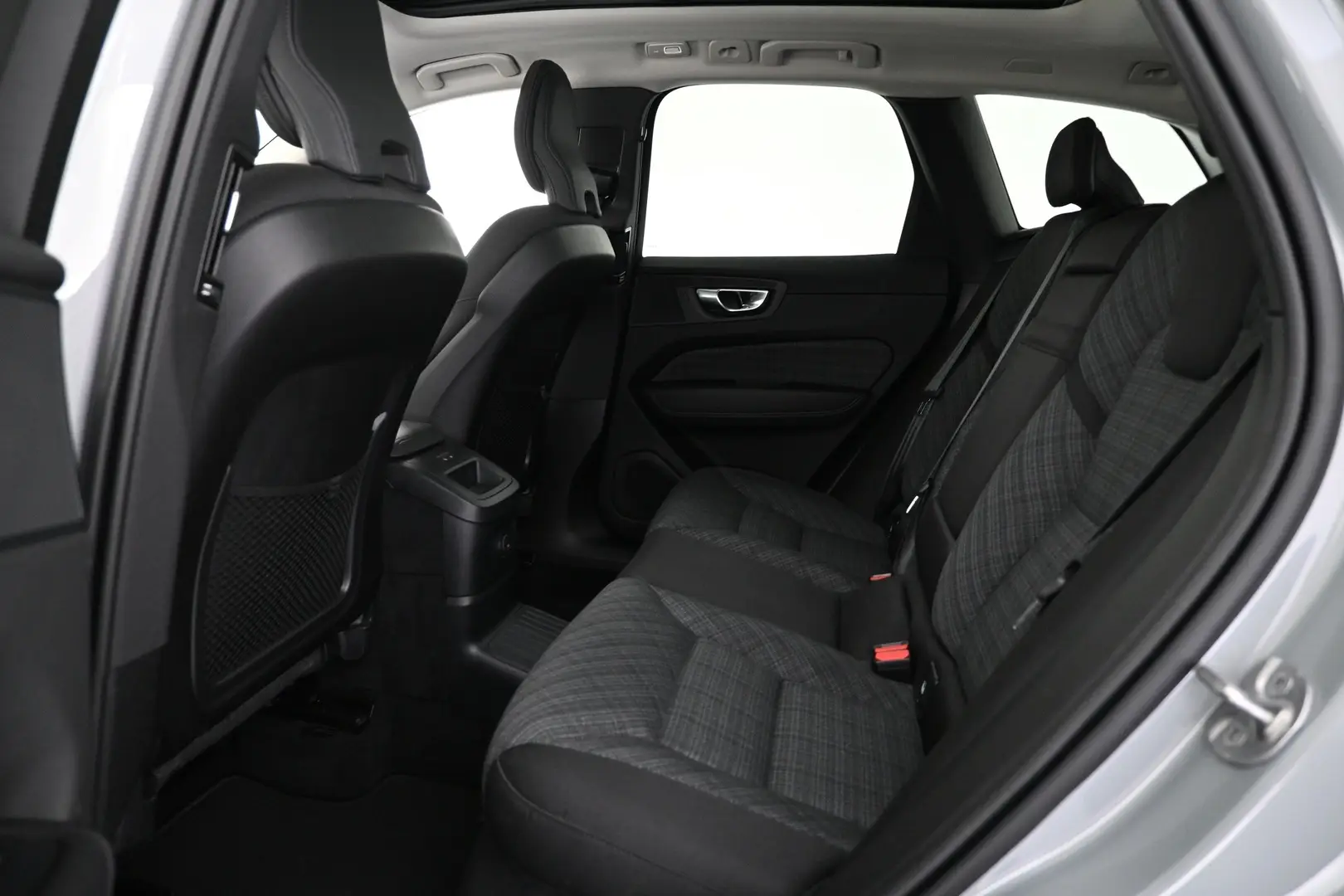 Car Image - 1kuGecWPpTaPvgw10X8Mge