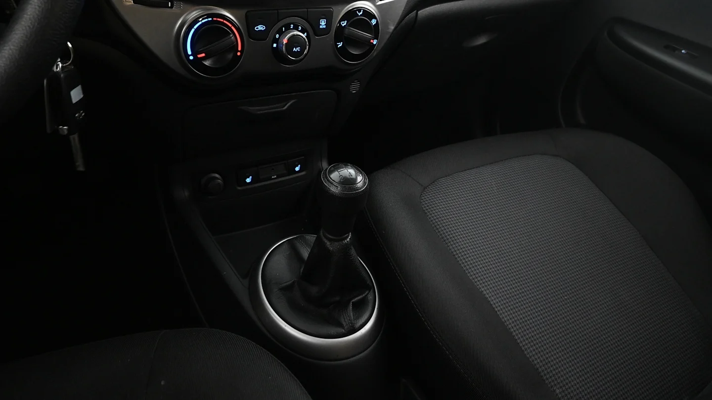 Car Image - 16BedodJ9y9XKr6Yy0sbhf