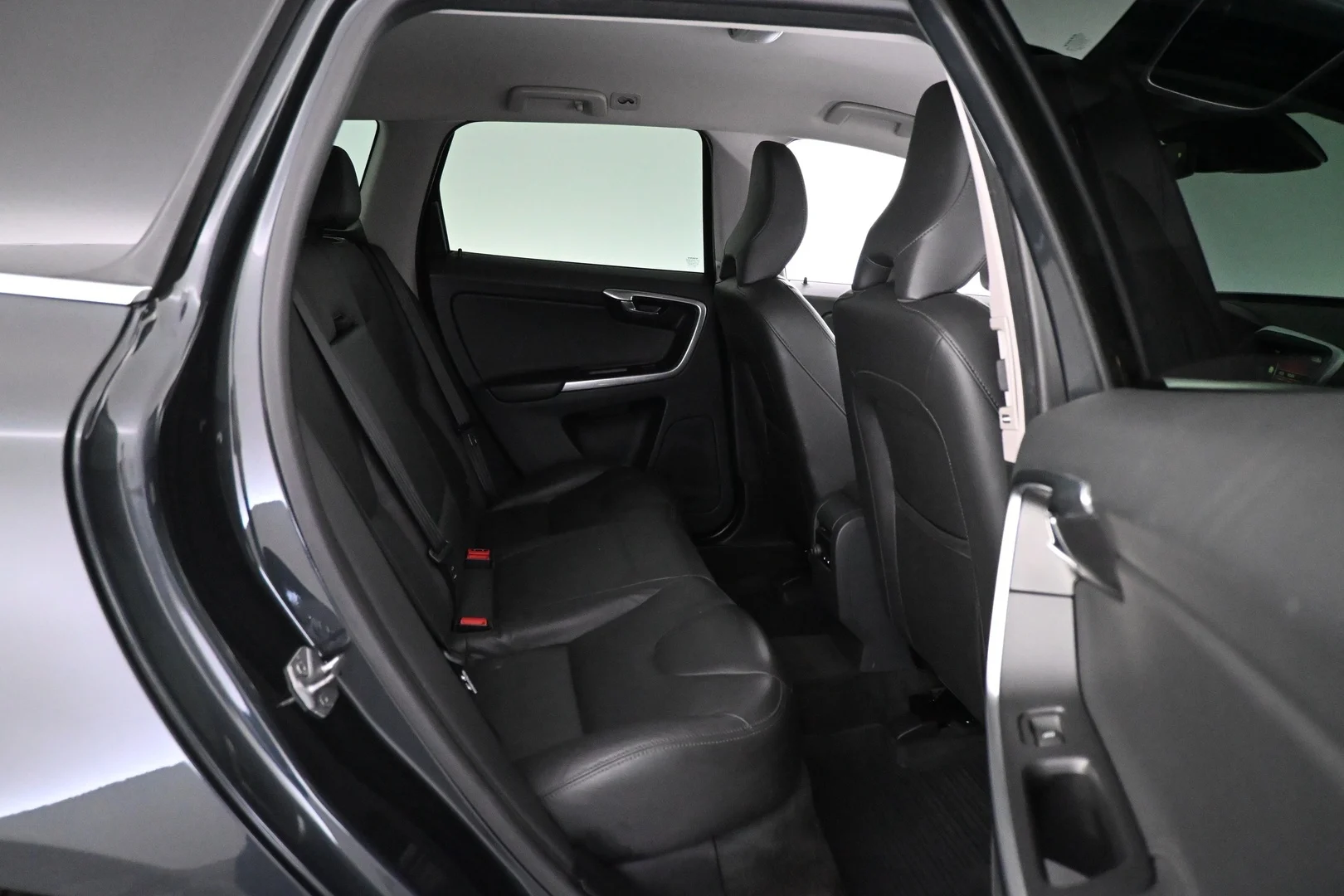 Car Image - 7upItpT9DBhj8LJSraA9XY