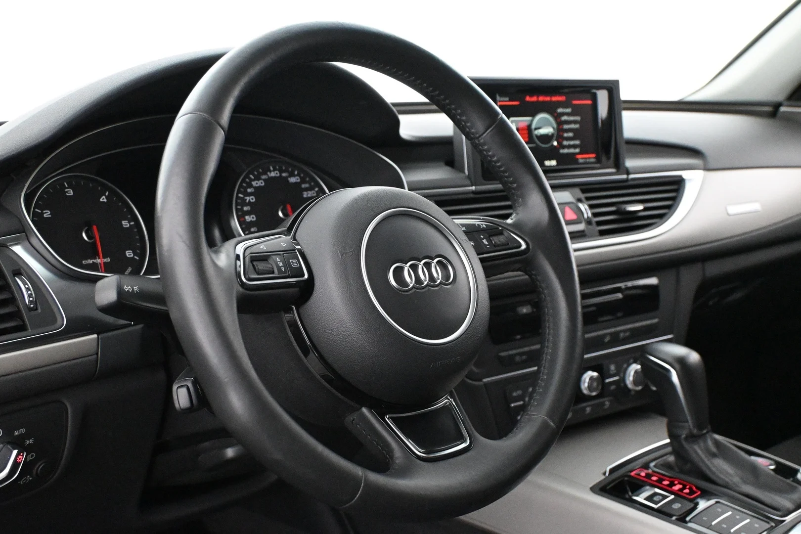 Car Image - 3Q2FsZDxp0vID2noj8DhUk
