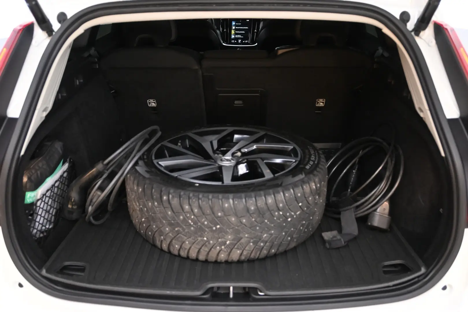 Car Image - 6cEpxLSPrag9v1Fby66fuq