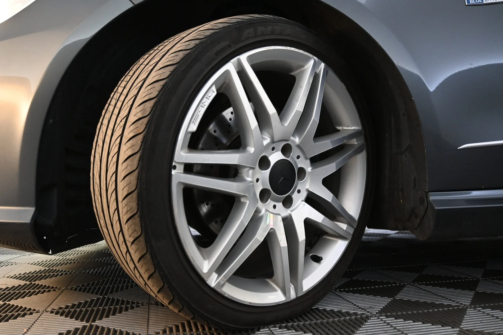 Car Image - 78FMlBl7ee1i6M0O9I2iCp