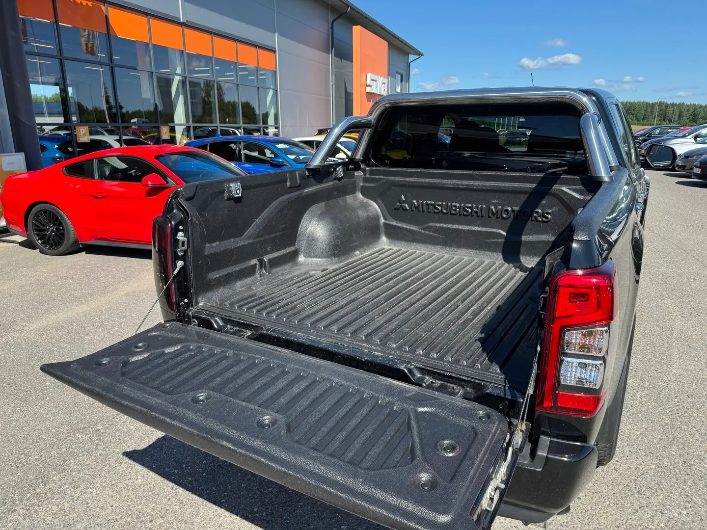 Car Image - 6bvK1fIxf7TMxEygpznl7U