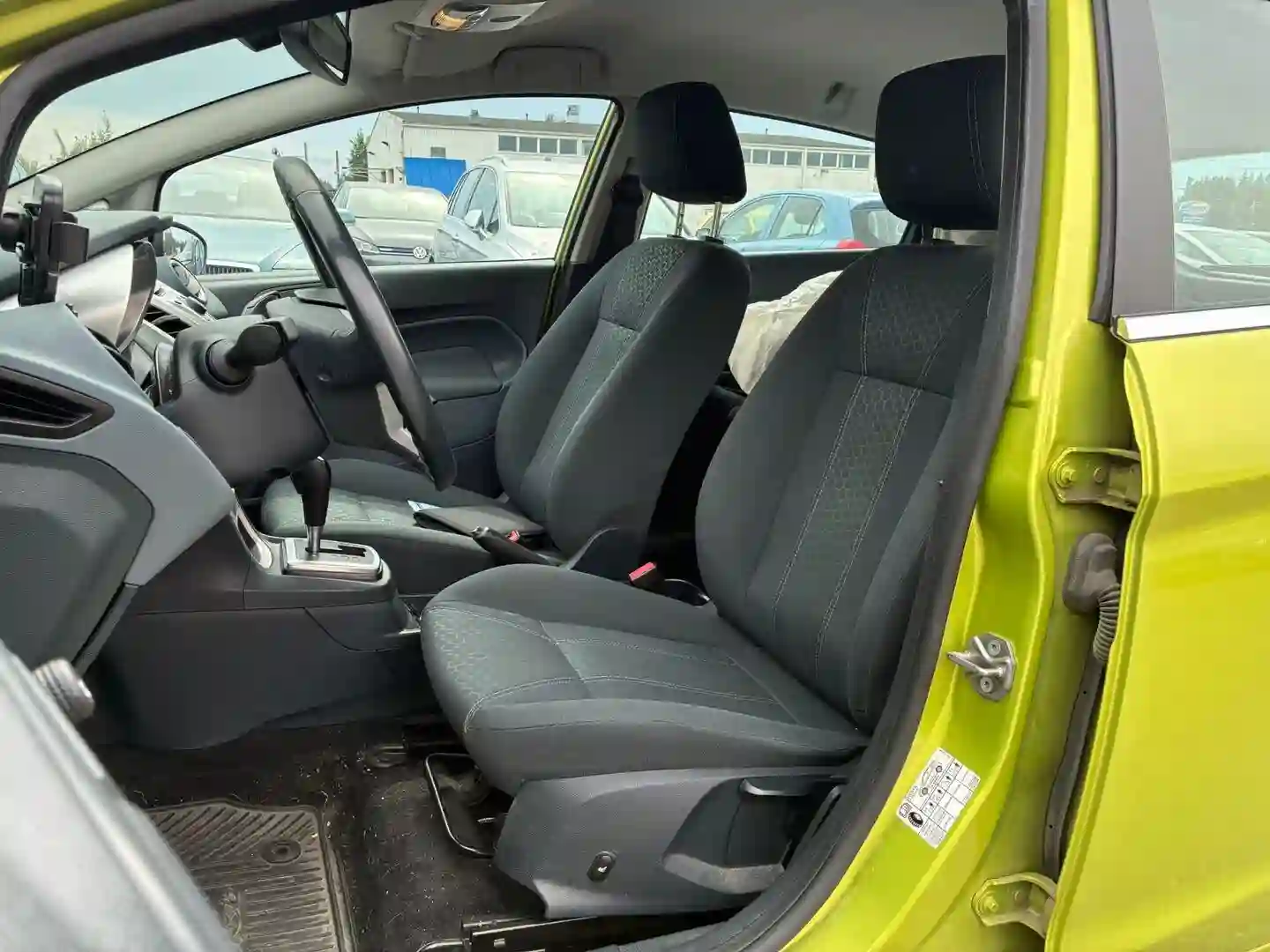 Car Image - 79Ezo0RwwGk69SOwyM8vBW