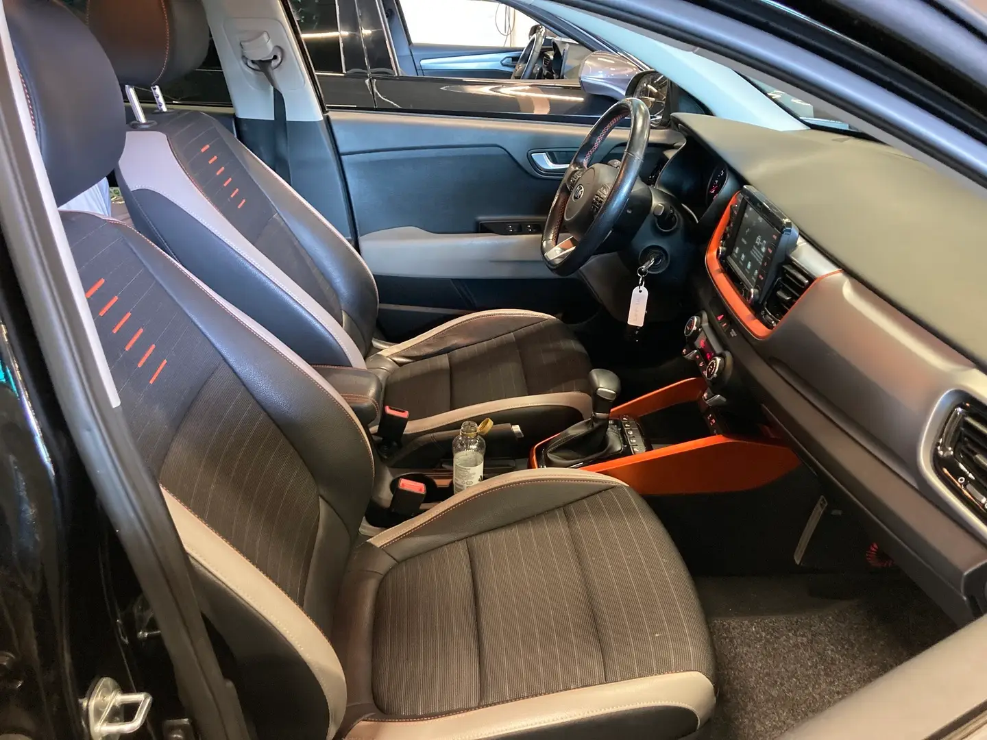 Car Image - 7xvJQD982LIav8IP4bP57J