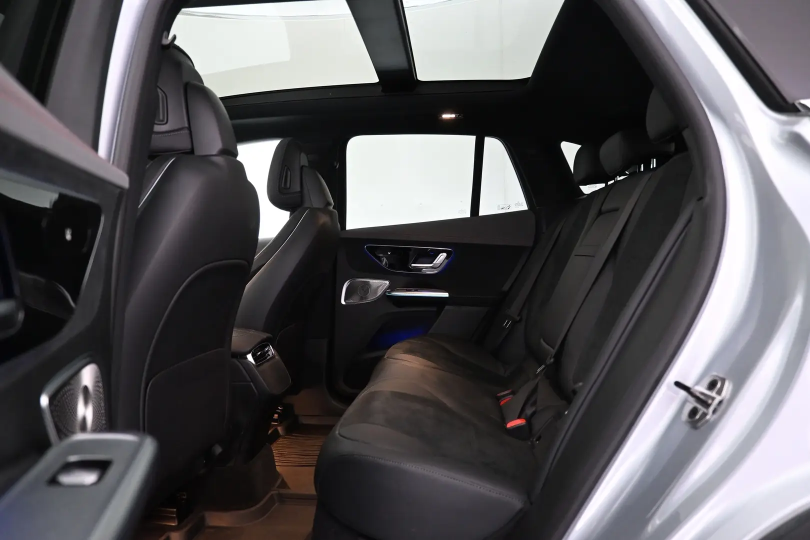 Car Image - 4qx7P0cF6FhGijqsQWAST5