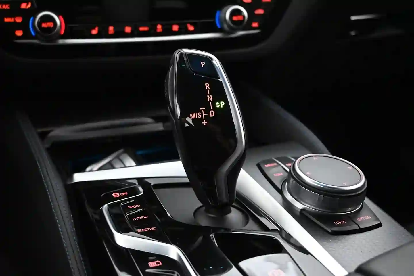 Car Image - 2o1gCc1g2a1InX1EMw4ngK