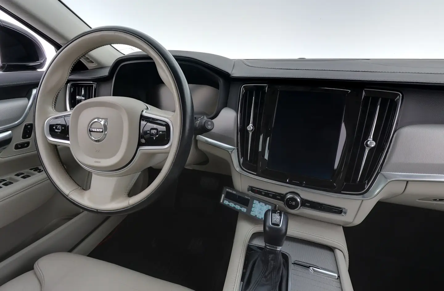 Car Image - 1AxNoMXUem26o9svPe7VDR