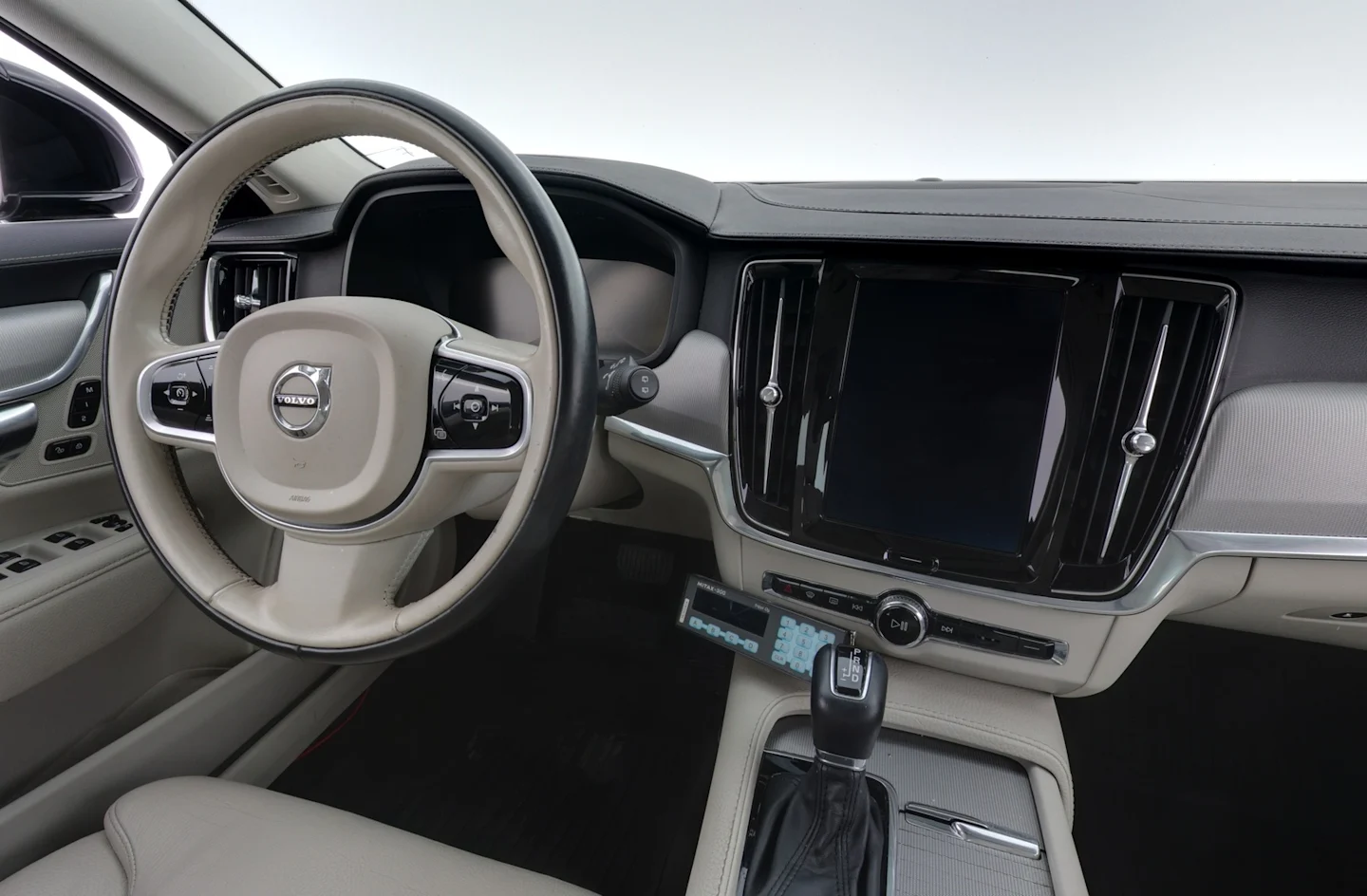 Car Image - 1AxNoMXUem26o9svPe7VDR