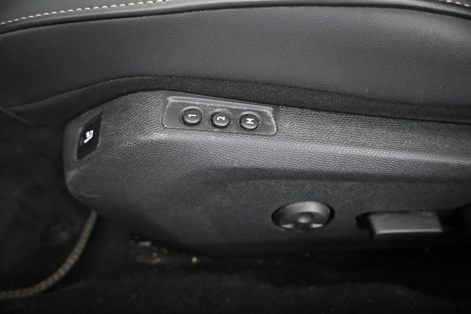 Car Image - 6yn69QwIVBZNQzr3Ewh0hU