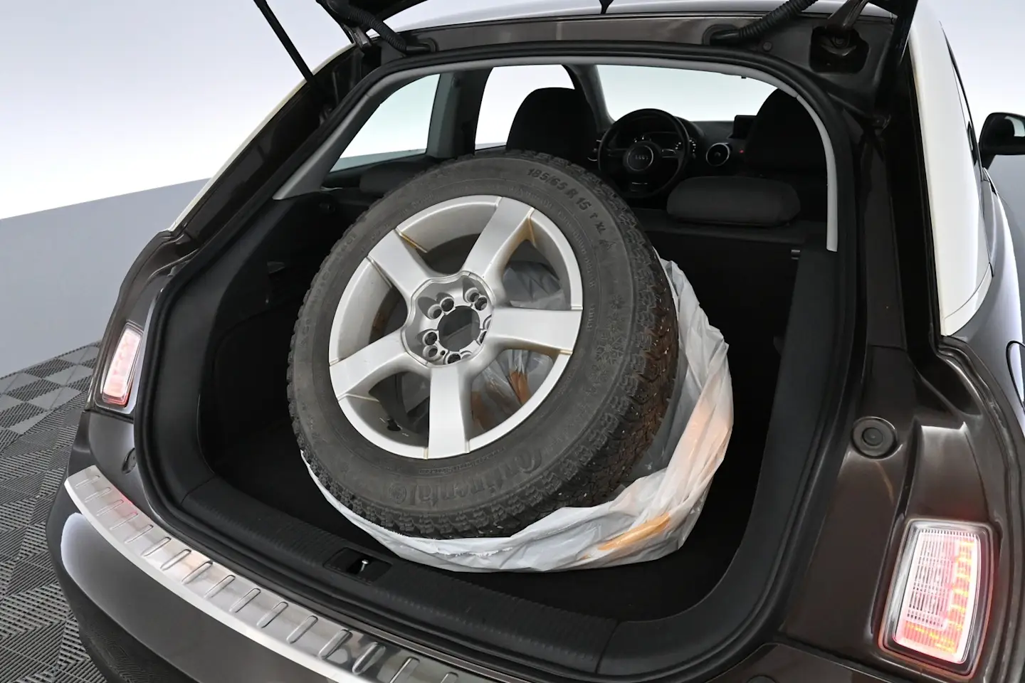 Car Image - 5rCnxZ57LzLztgYdjrxjU6