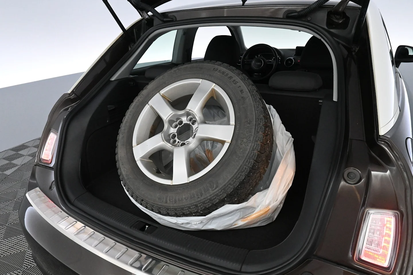 Car Image - 5rCnxZ57LzLztgYdjrxjU6