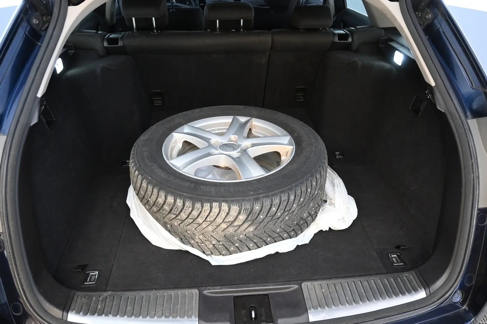 Car Image - 665W0SG5yhygYduJGhzMR1