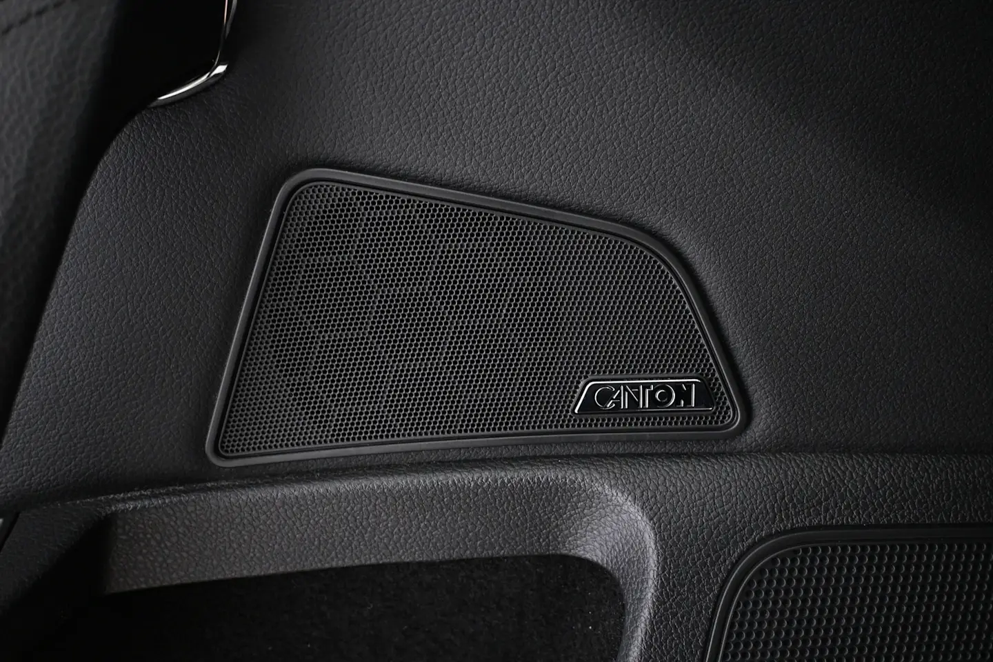 Car Image - 1mRM6aVx5eEYs2MTcgbr3T