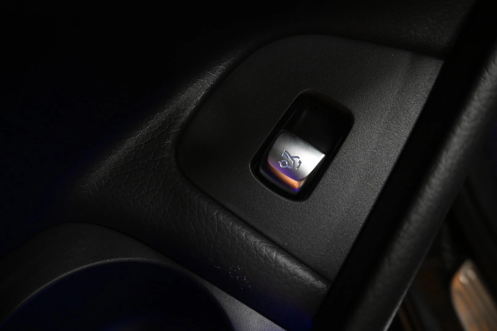 Car Image - 7IZmJKec5XUAoQ4vNTGmJR