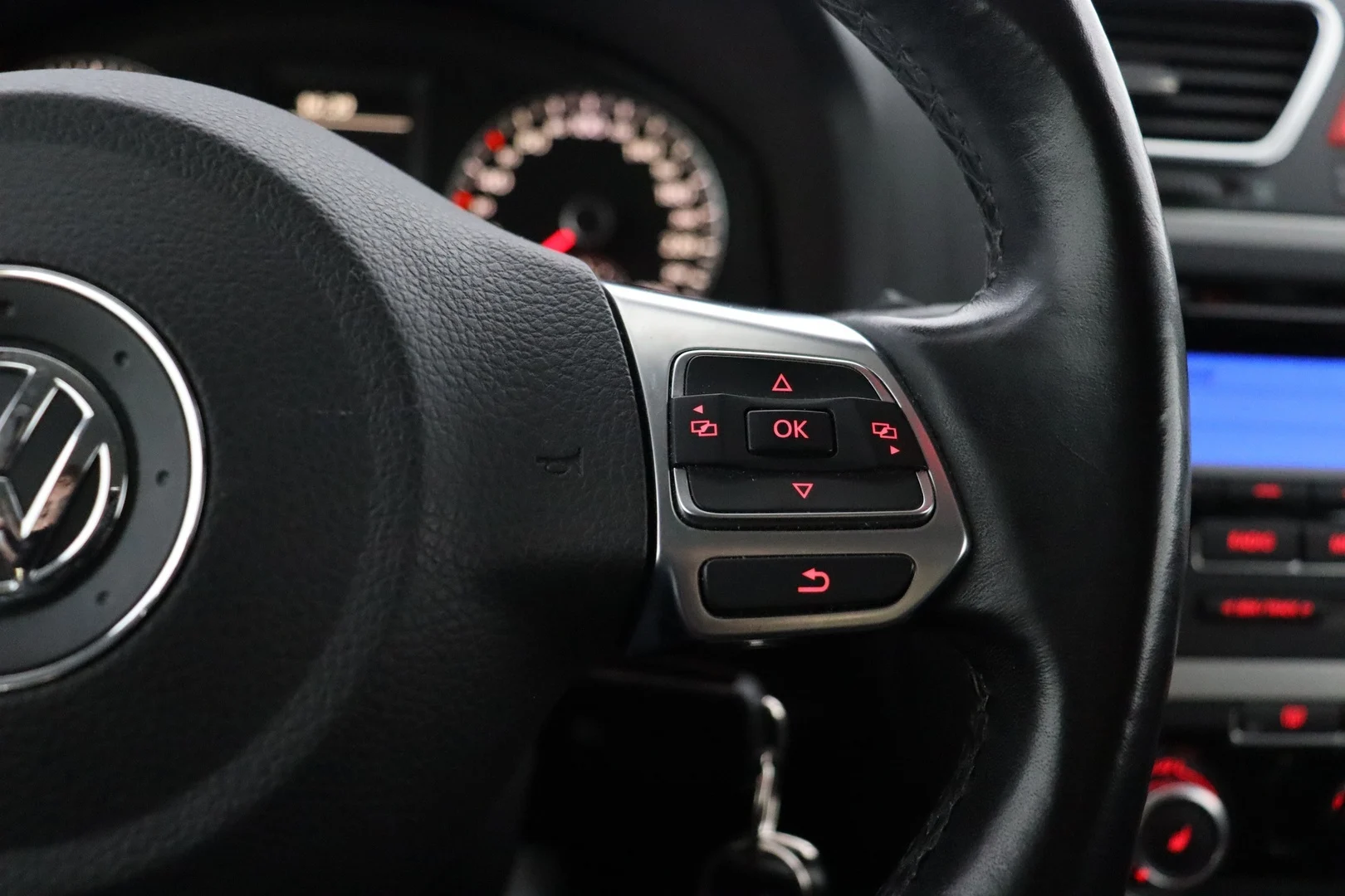 Car Image - 6tPwqdE0Peb1r8jELkfiTs